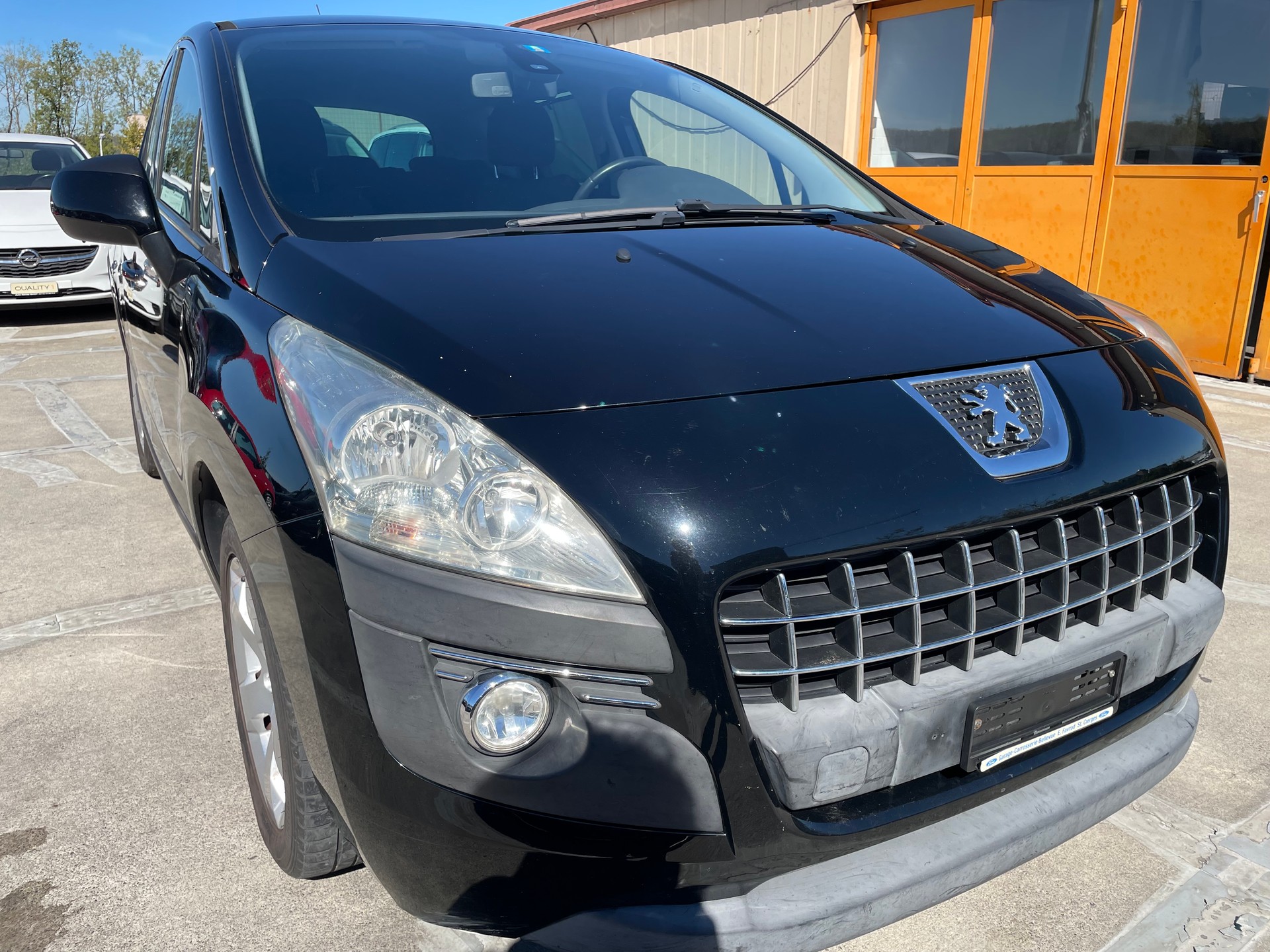 PEUGEOT 3008 1.6 HDI Sport-image-5