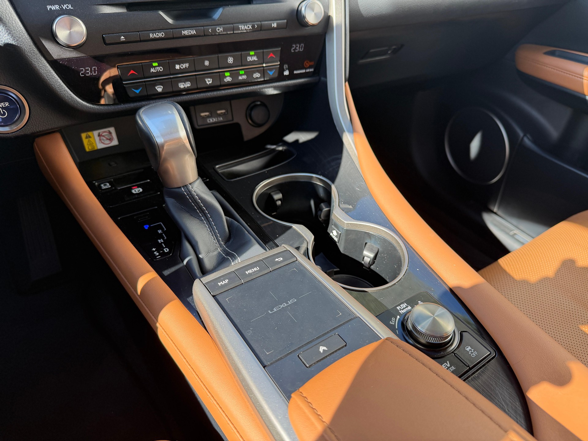 LEXUS RX 450h Excellence-image-9