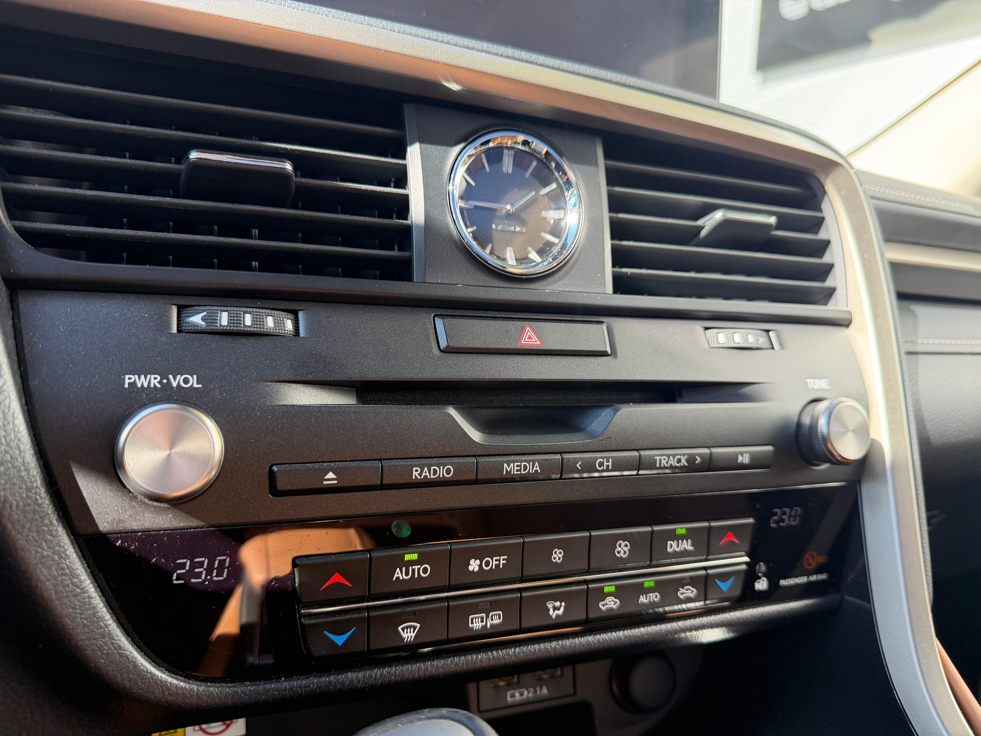 LEXUS RX 450h Excellence-image-10