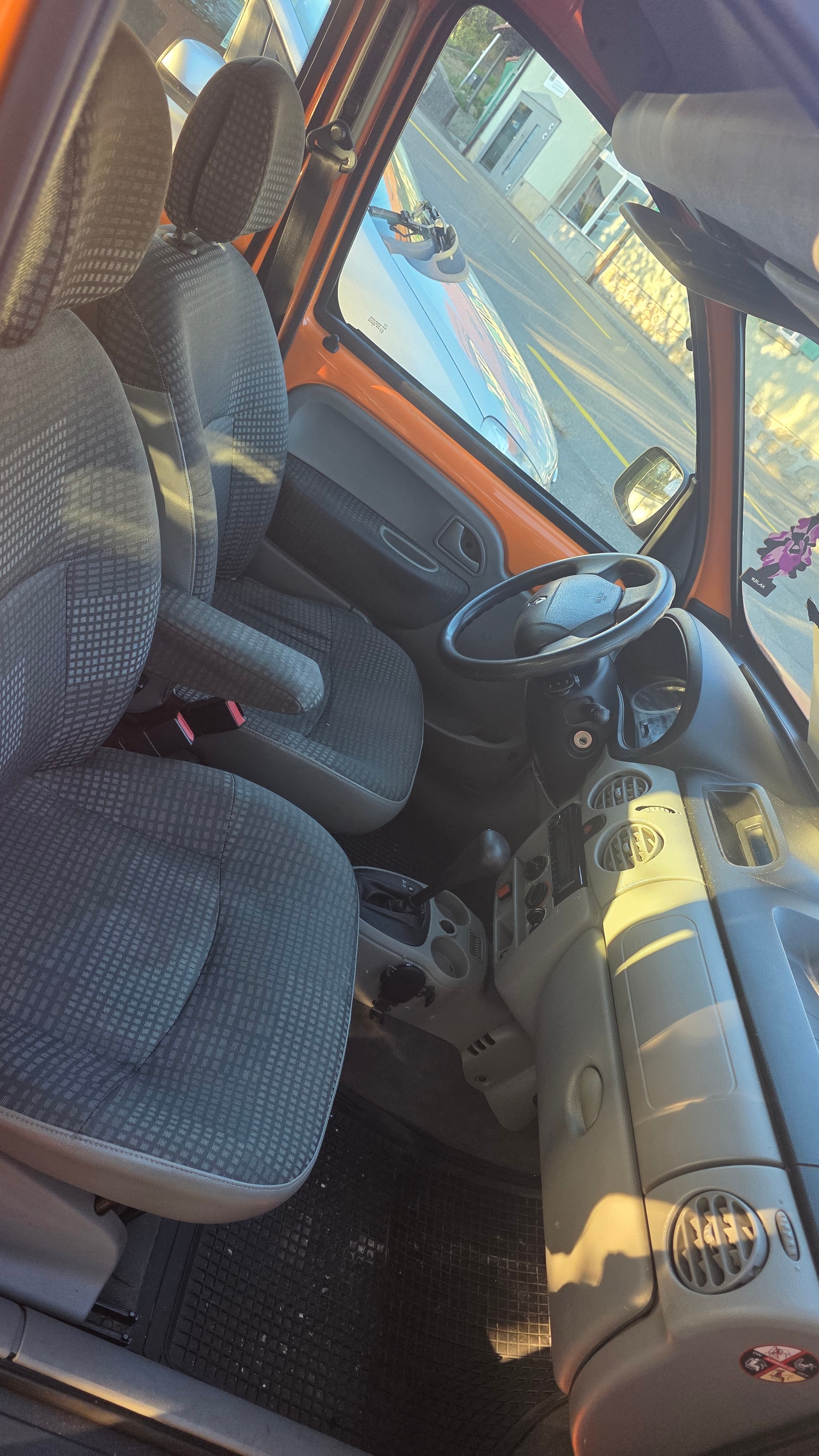 RENAULT KANGOO-image-4