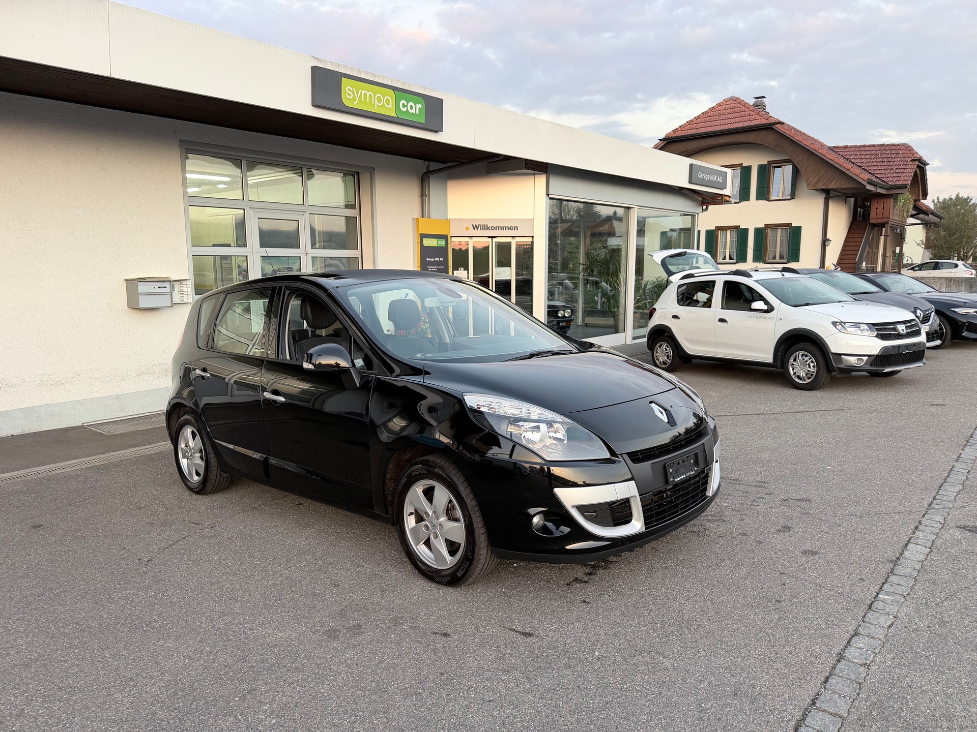 RENAULT Scénic 2.0 16V Dynamique X-Tronic CVT+++ANHÄNGERKUPPLUNG+++-image-0