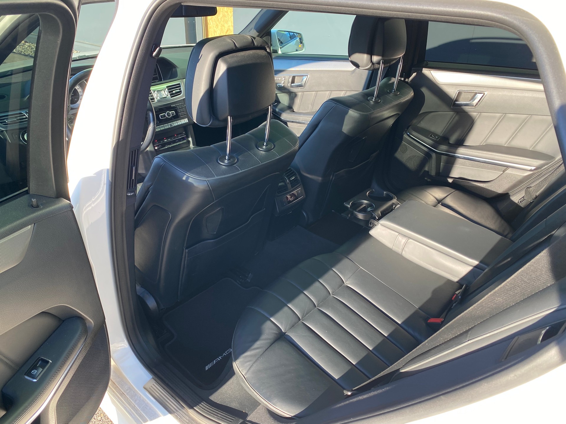 MERCEDES-BENZ E 350 BlueTEC AMG Line 4Matic 7G-Tronic-image-15