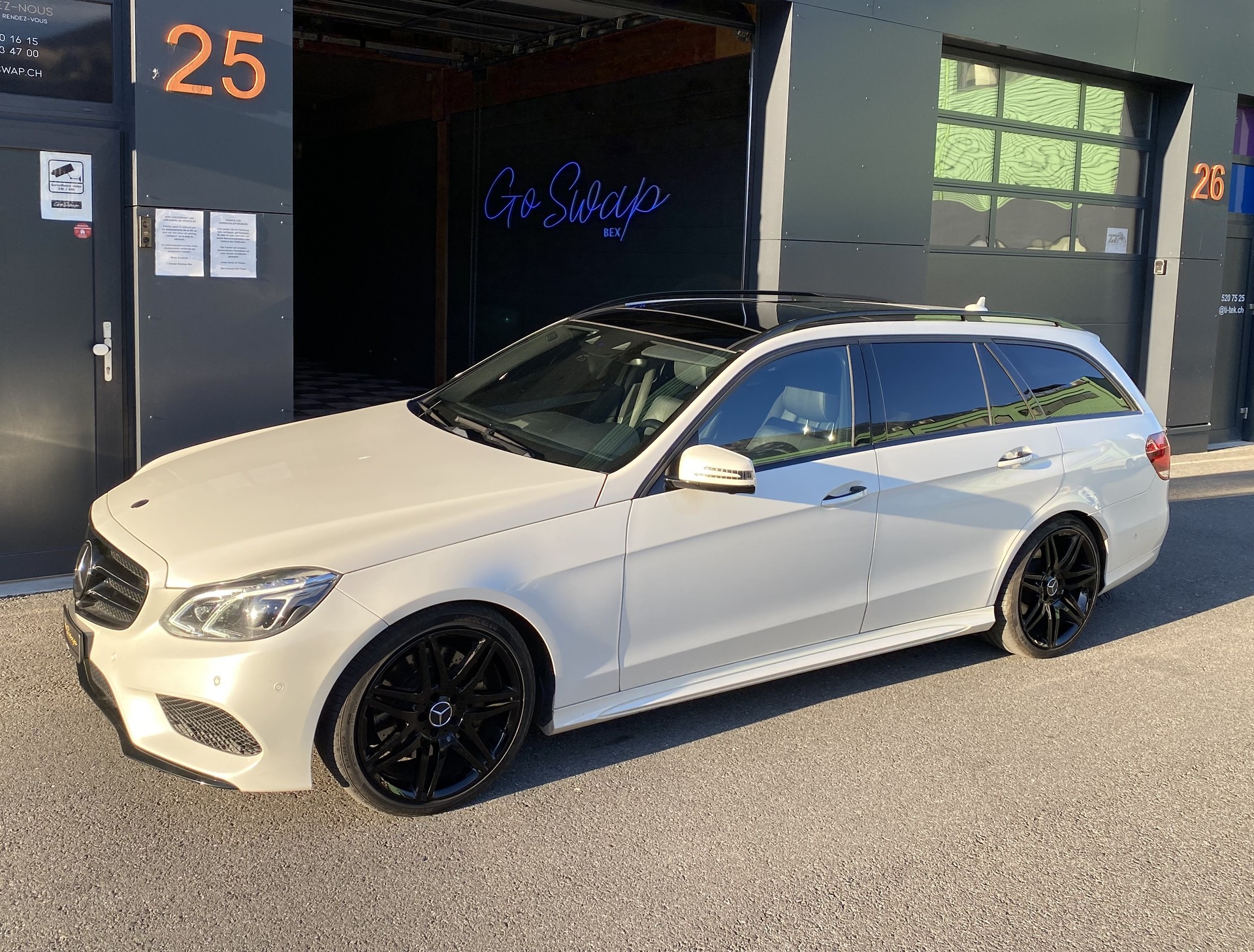 MERCEDES-BENZ E 350 BlueTEC AMG Line 4Matic 7G-Tronic-image-26