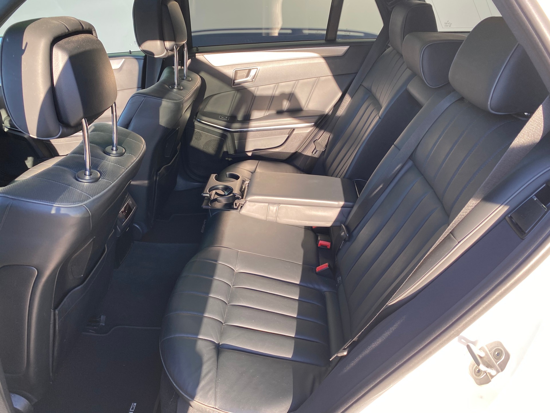 MERCEDES-BENZ E 350 BlueTEC AMG Line 4Matic 7G-Tronic-image-16