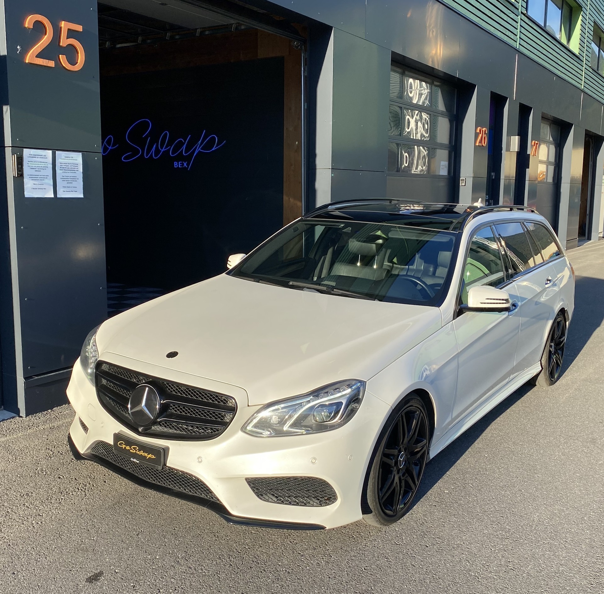 MERCEDES-BENZ E 350 BlueTEC AMG Line 4Matic 7G-Tronic-image-25