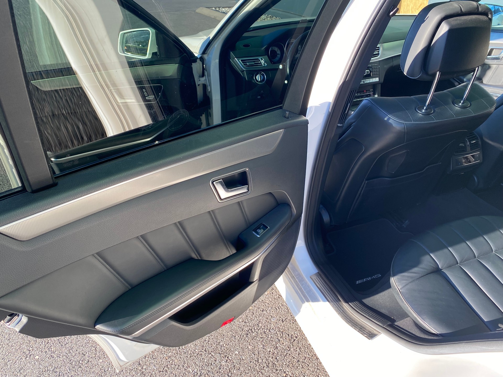 MERCEDES-BENZ E 350 BlueTEC AMG Line 4Matic 7G-Tronic-image-14