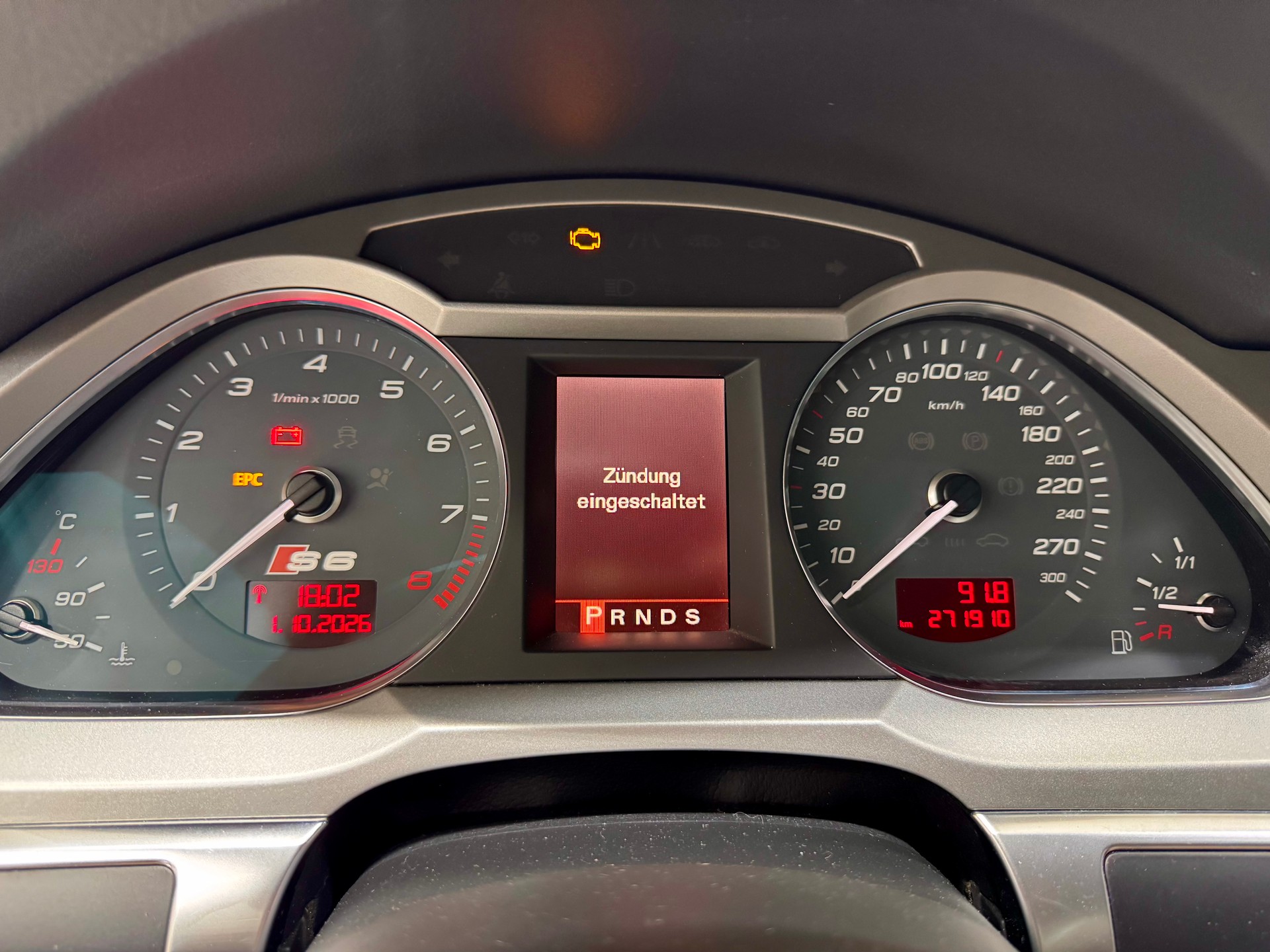 AUDI S6 Avant 5.2 V10 quattro tiptronic-image-5