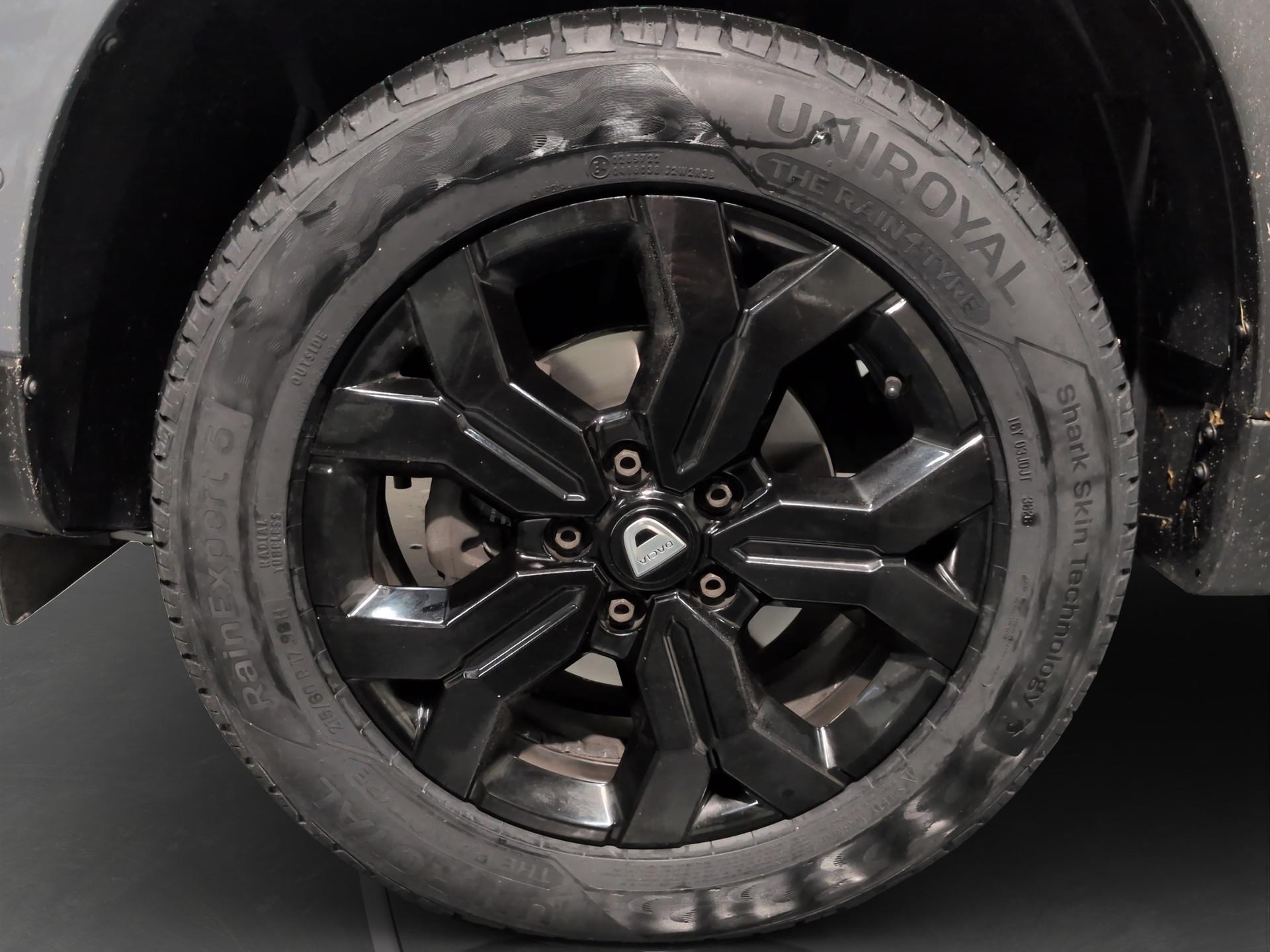 DACIA Duster TCe 150 Extreme 4x4-image-27