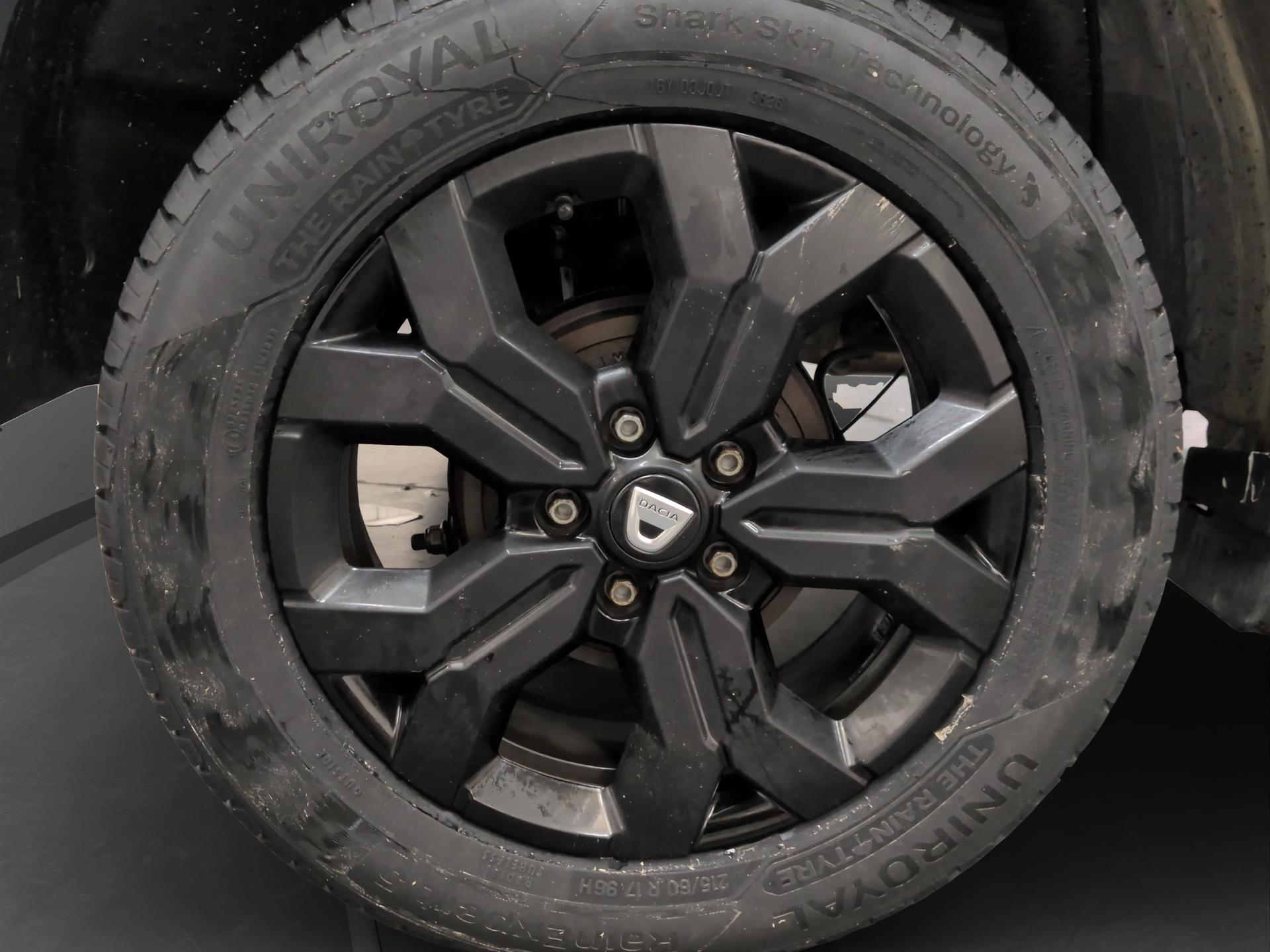 DACIA Duster TCe 150 Extreme 4x4-image-25