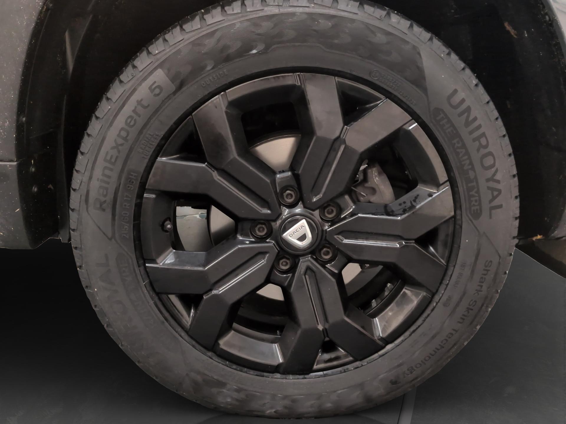 DACIA Duster TCe 150 Extreme 4x4-image-17
