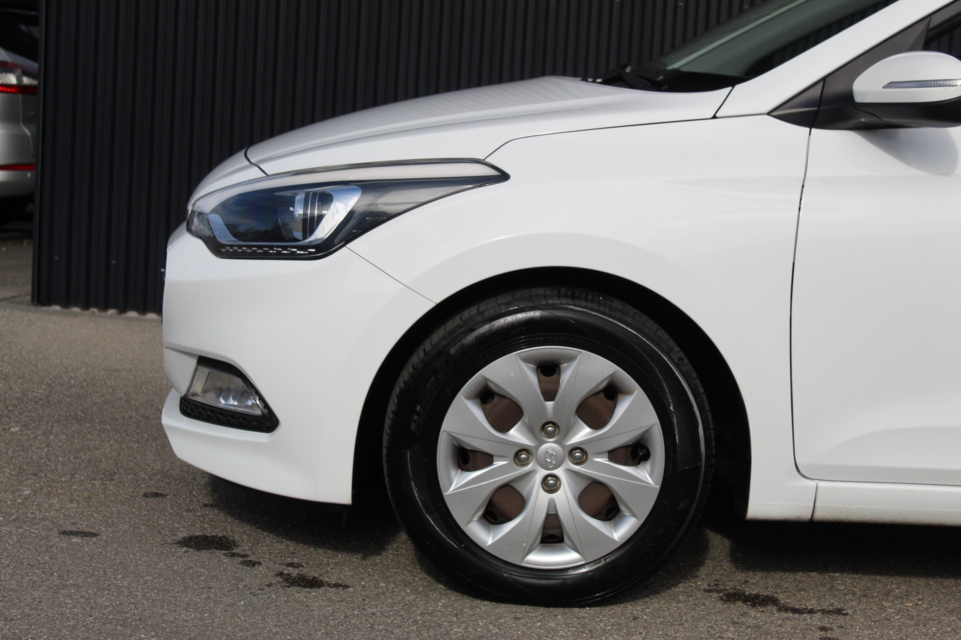 HYUNDAI i20 1.2 Amplia-image-9