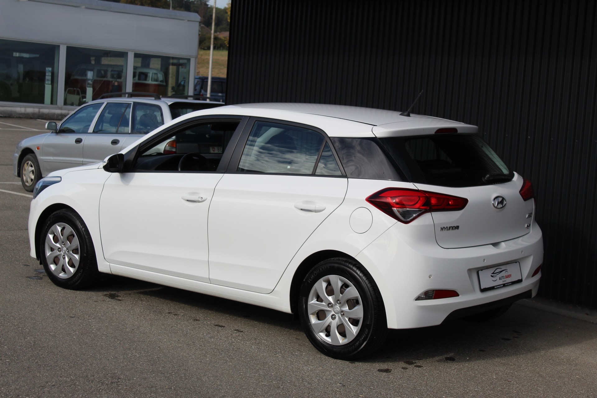 HYUNDAI i20 1.2 Amplia-image-4