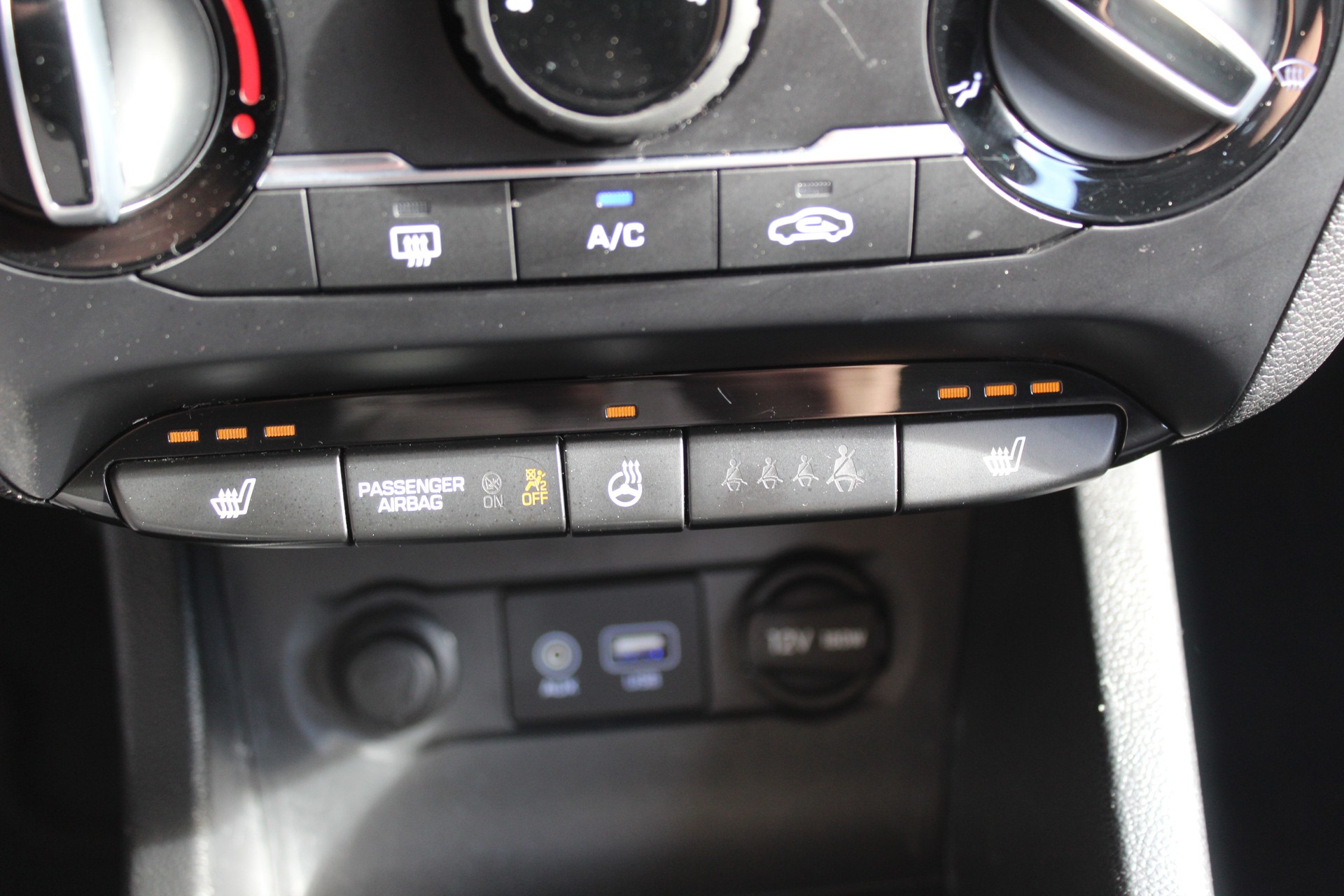 HYUNDAI i20 1.2 Amplia-image-15