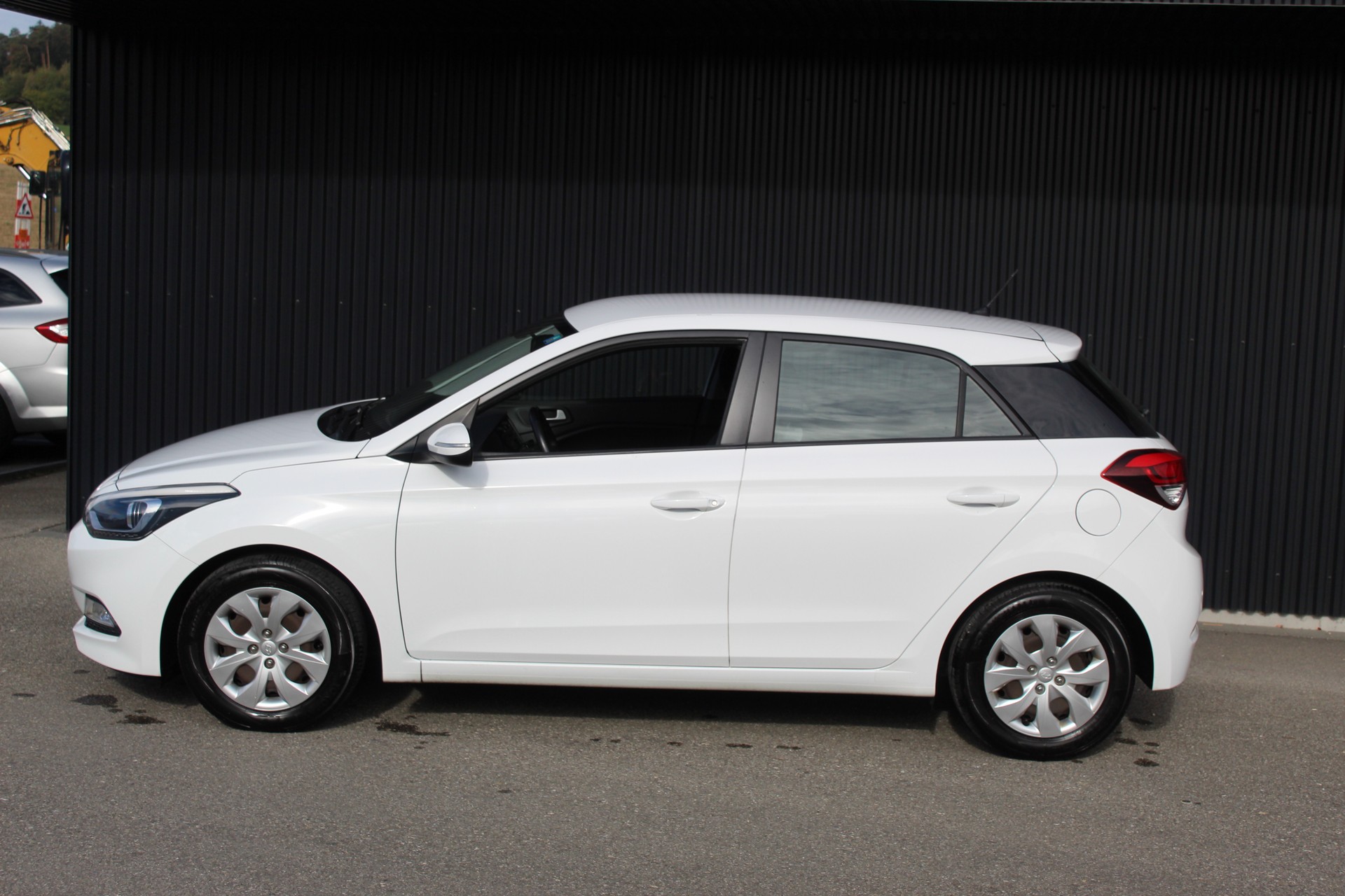 HYUNDAI i20 1.2 Amplia-image-5