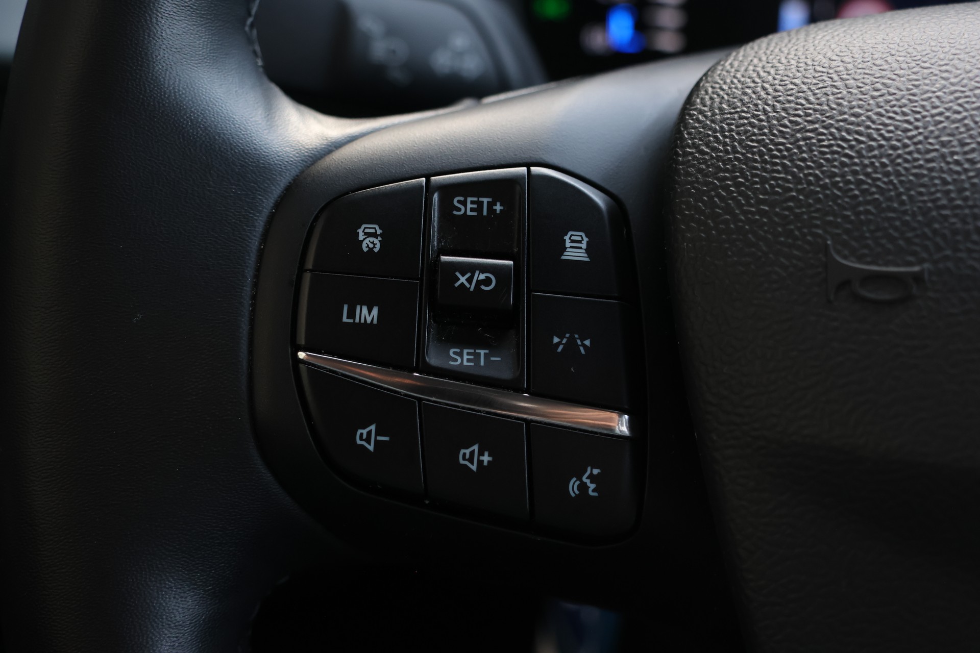 FORD Tourneo Courier 1.0 EcoBoost Active Automat (CH)-image-13