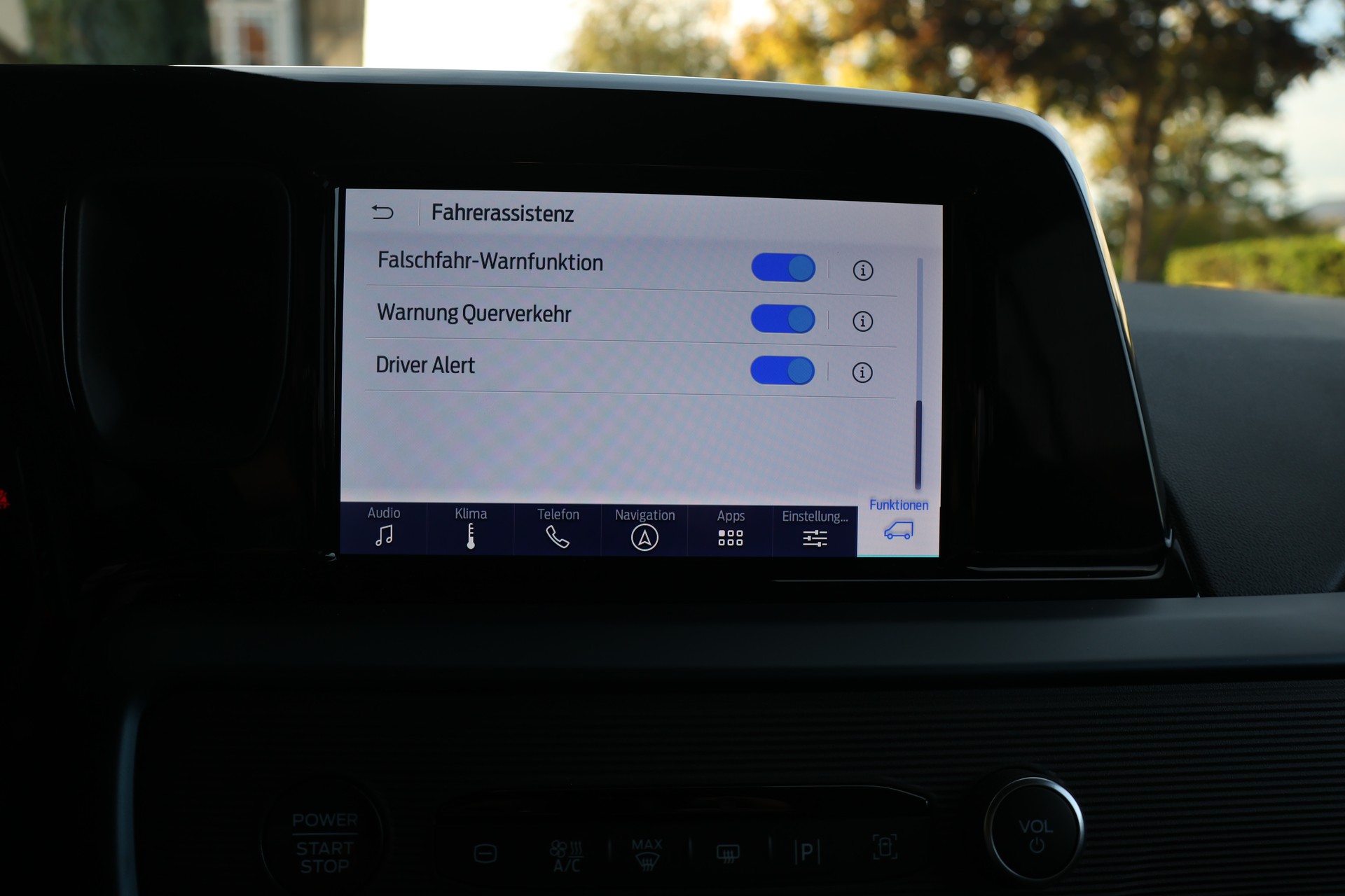FORD Tourneo Courier 1.0 EcoBoost Active Automat (CH)-image-23