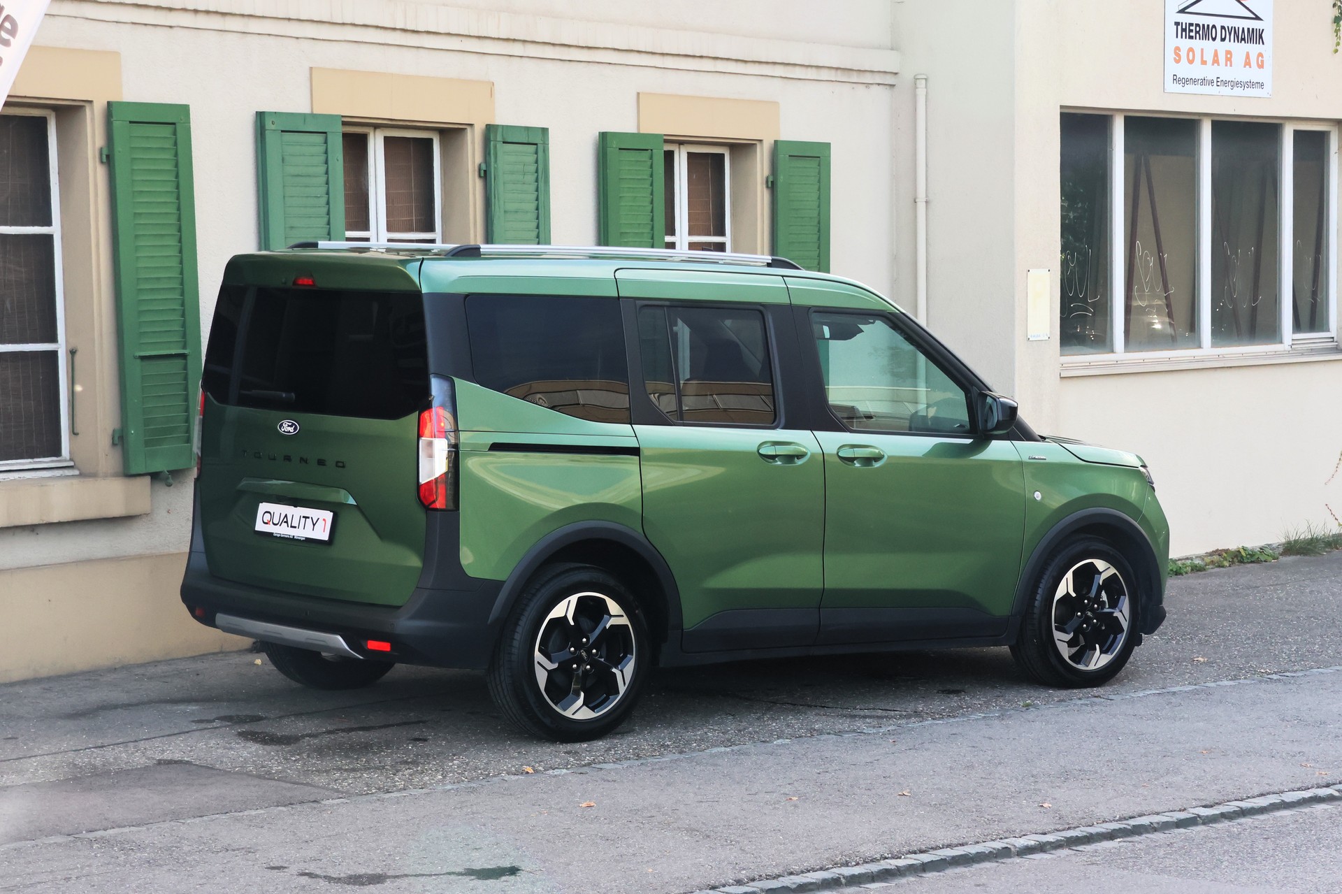 FORD Tourneo Courier 1.0 EcoBoost Active Automat (CH)-image-4