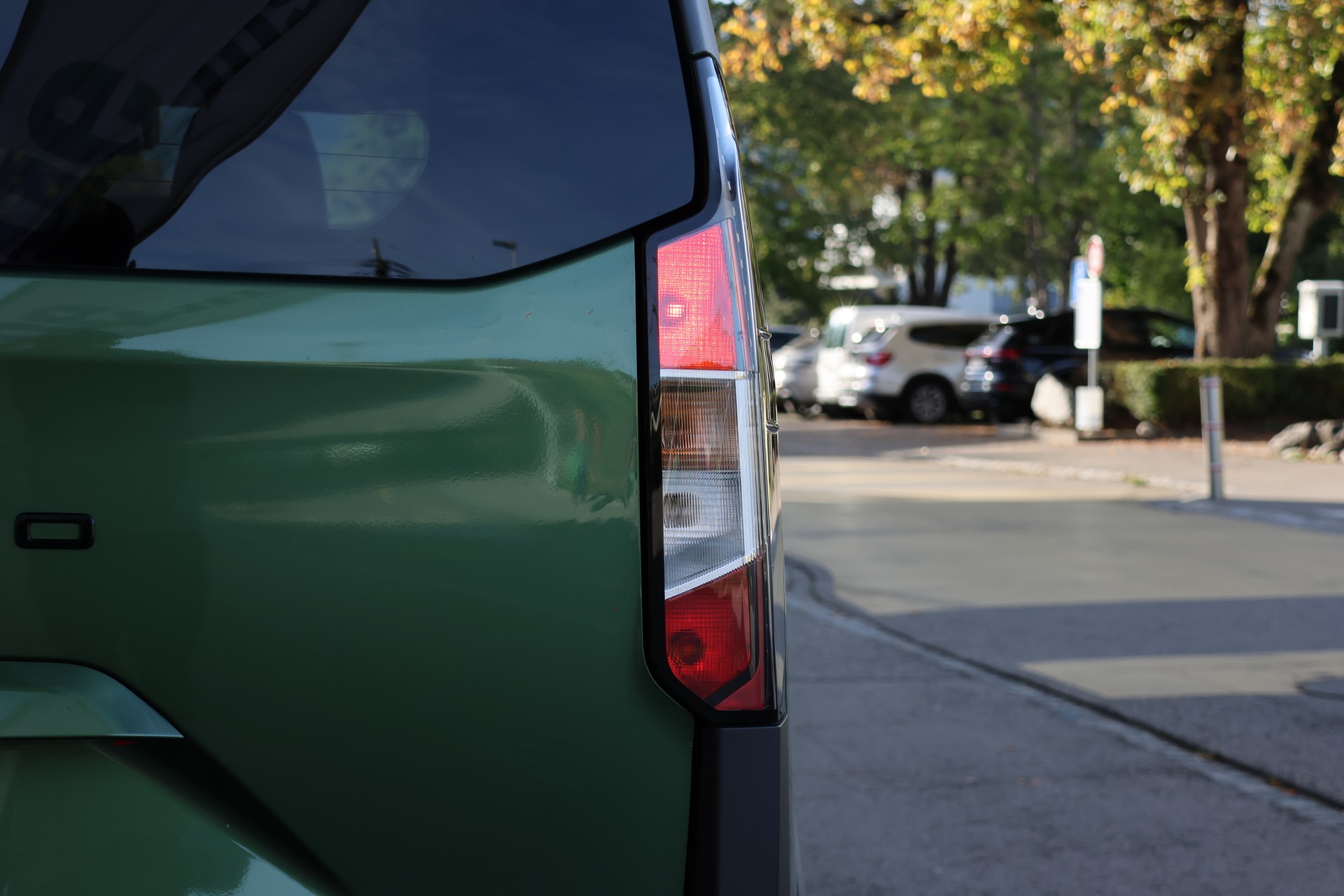 FORD Tourneo Courier 1.0 EcoBoost Active Automat (CH)-image-5