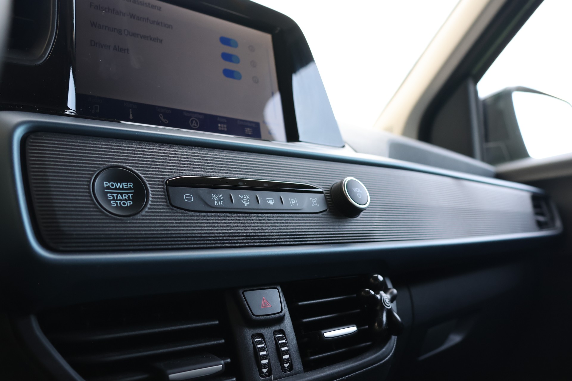 FORD Tourneo Courier 1.0 EcoBoost Active Automat (CH)-image-22