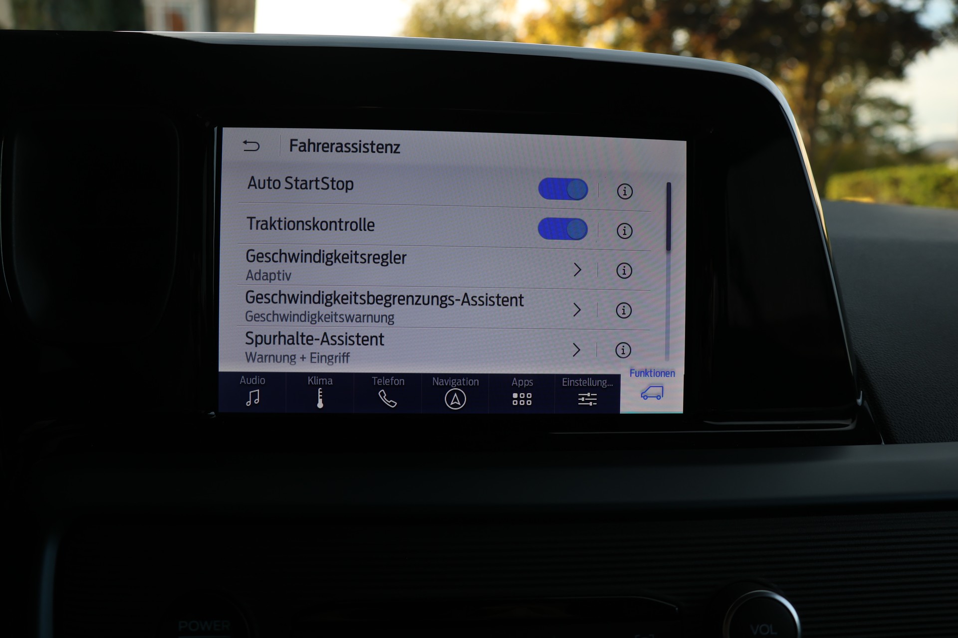 FORD Tourneo Courier 1.0 EcoBoost Active Automat (CH)-image-24