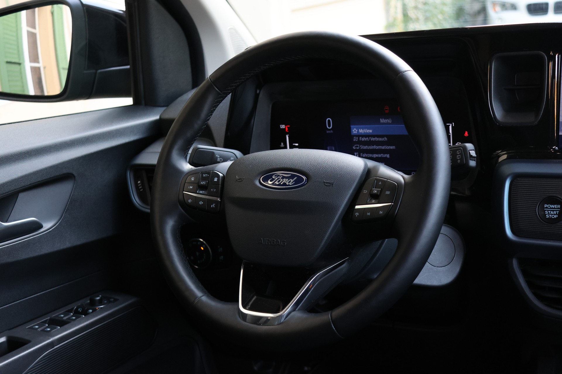 FORD Tourneo Courier 1.0 EcoBoost Active Automat (CH)-image-12