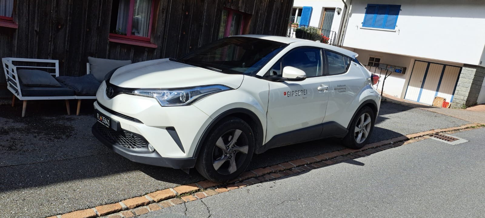 Car photo