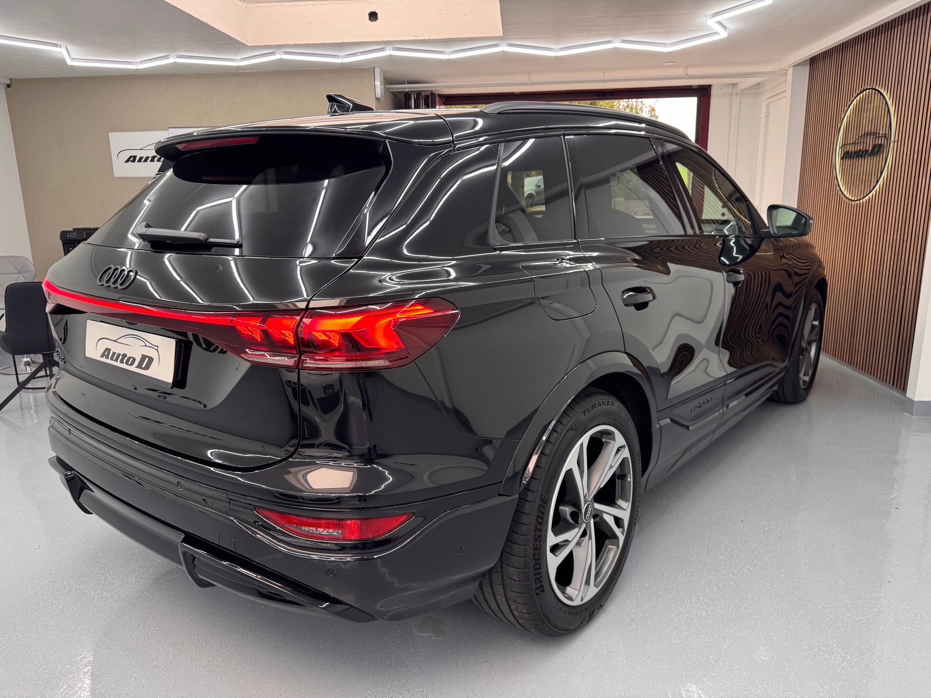 AUDI SQ6 e-tron quattro-image-8