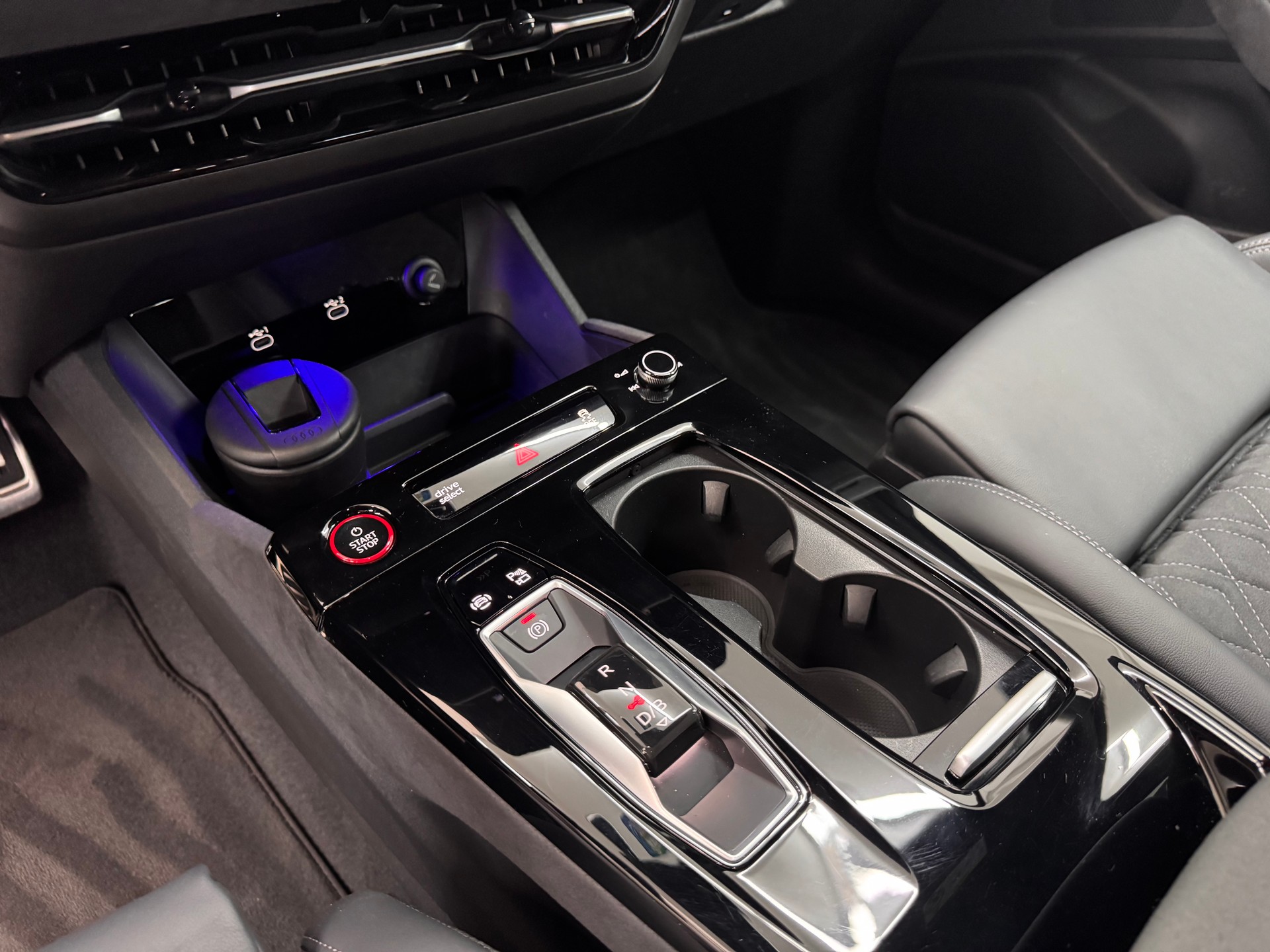 AUDI SQ6 e-tron quattro-image-16