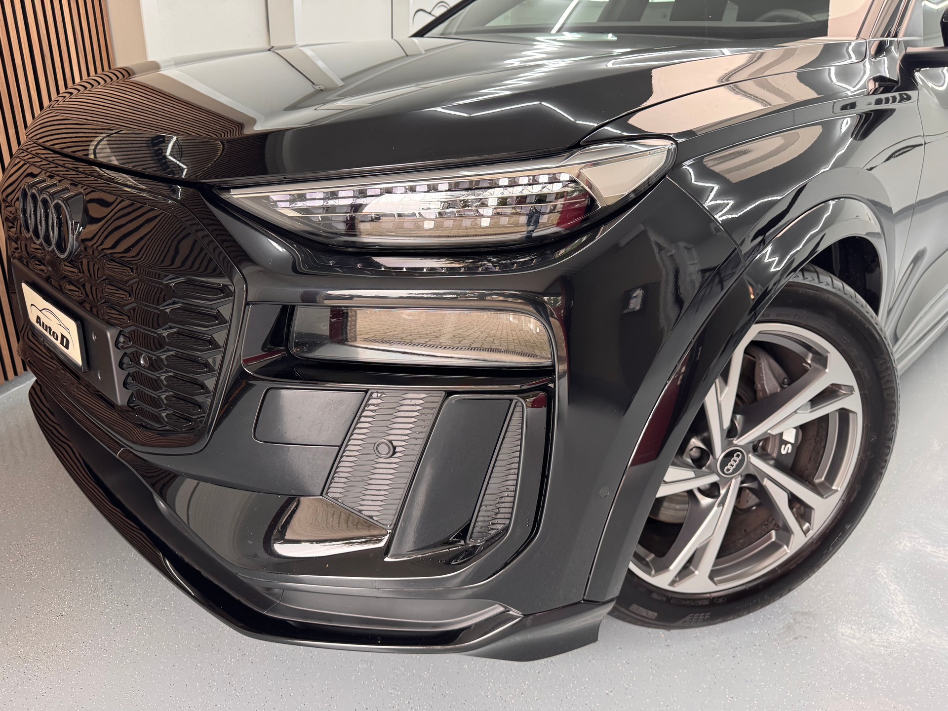 AUDI SQ6 e-tron quattro-image-2