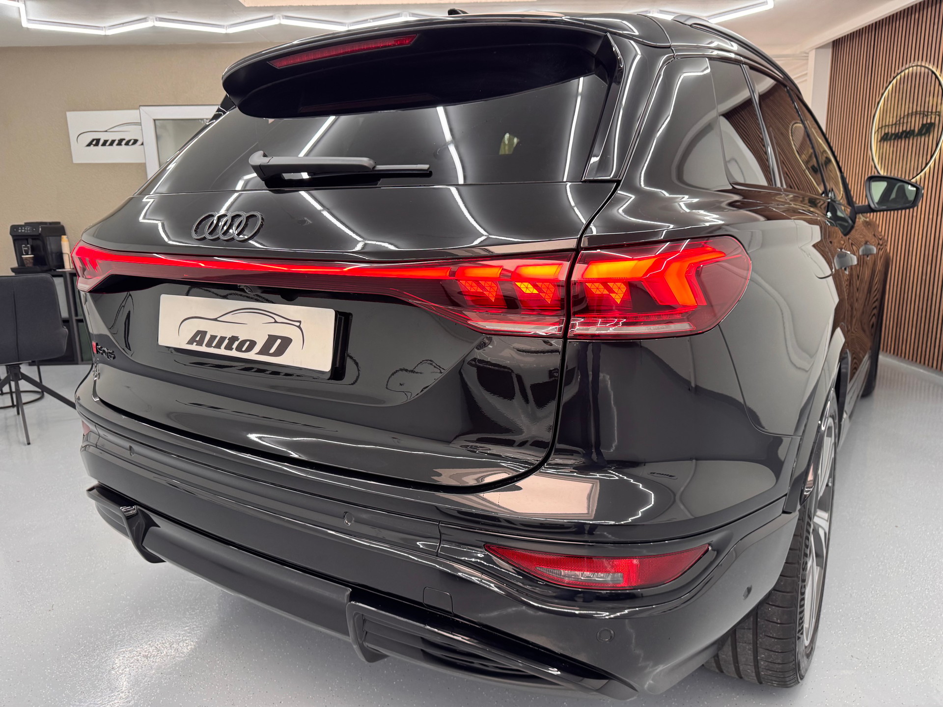 AUDI SQ6 e-tron quattro-image-7