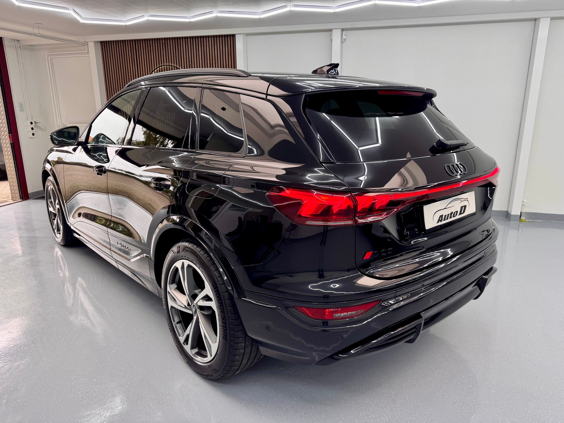 AUDI SQ6 e-tron quattro-image-4