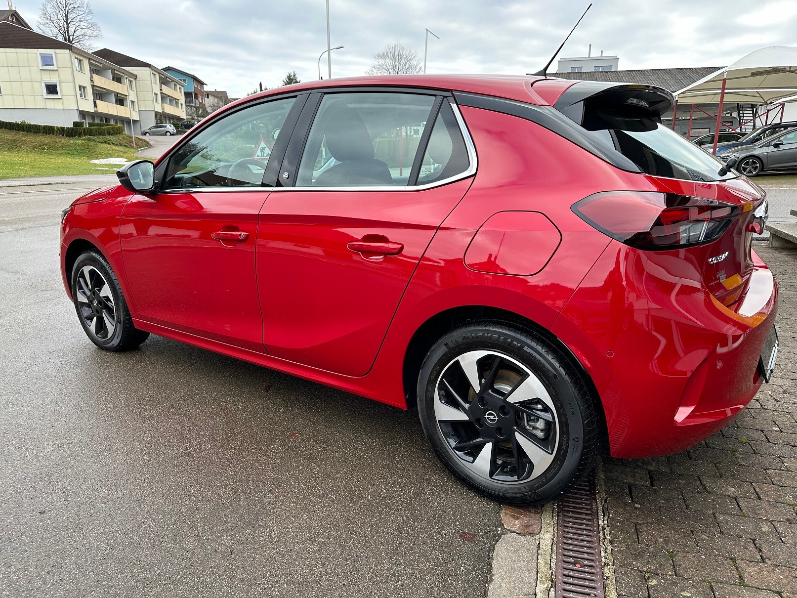 OPEL Corsa-e Elegance-showroom-element-3