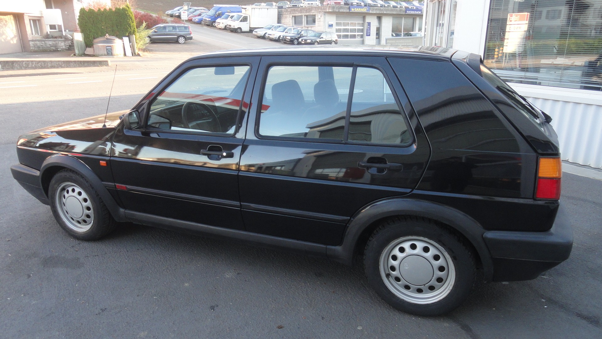 VW Golf 1800 GTI-image-2