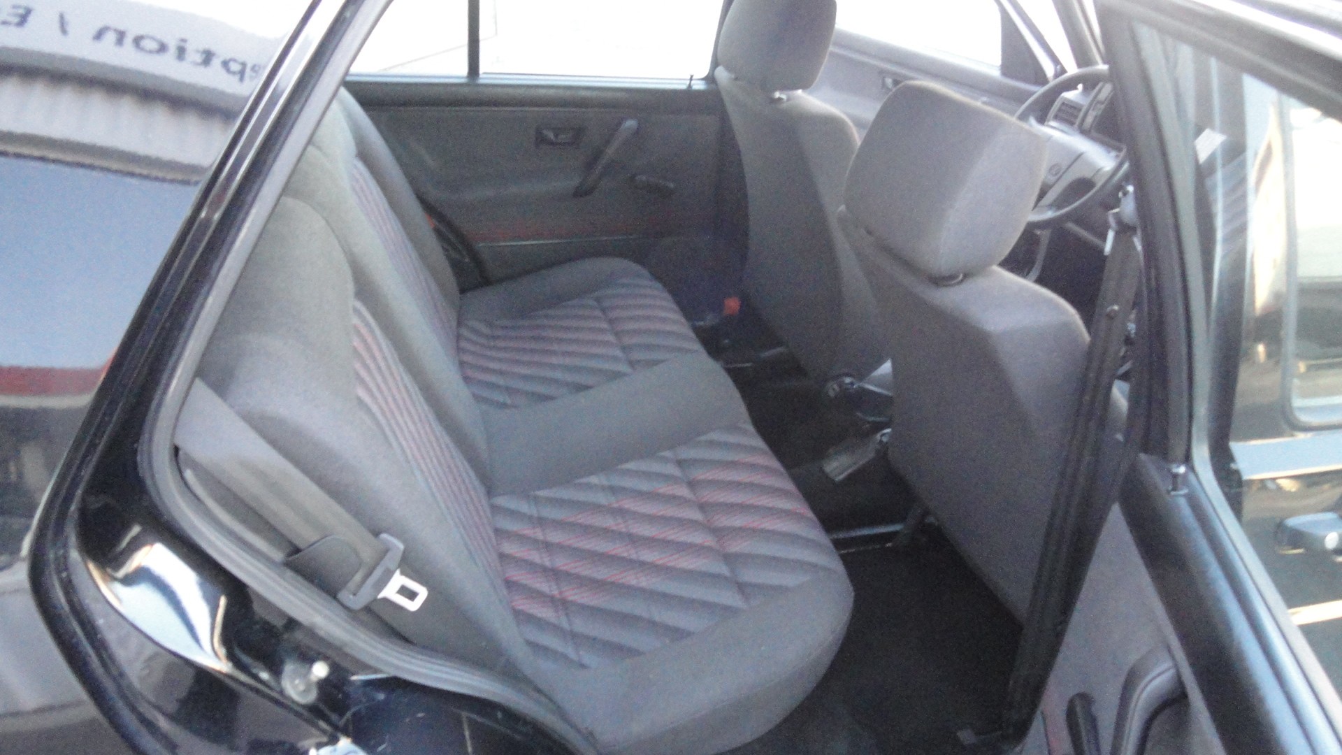 VW Golf 1800 GTI-image-11