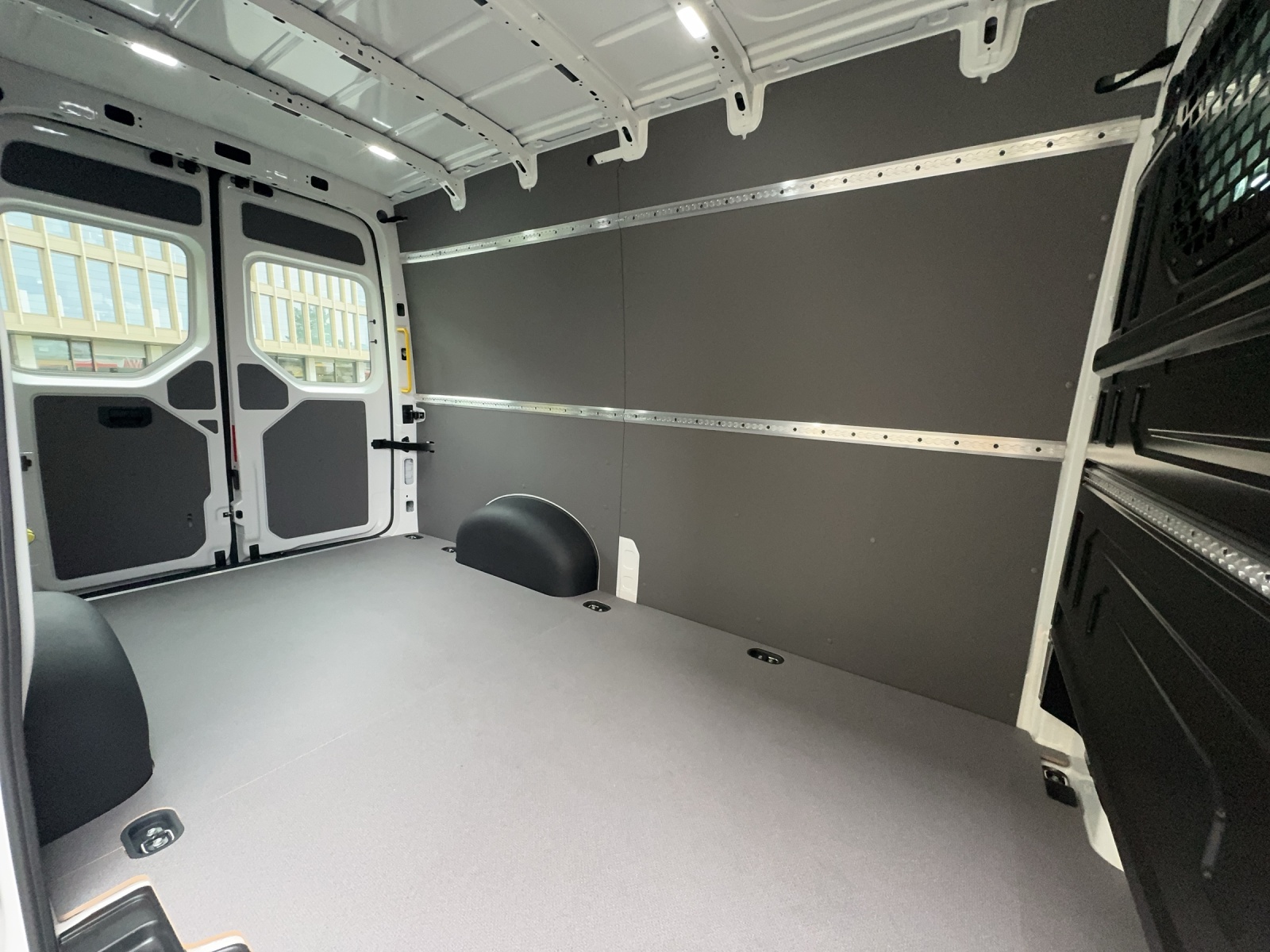 VW Crafter 35 2.0 TDI Entry L3-image-12