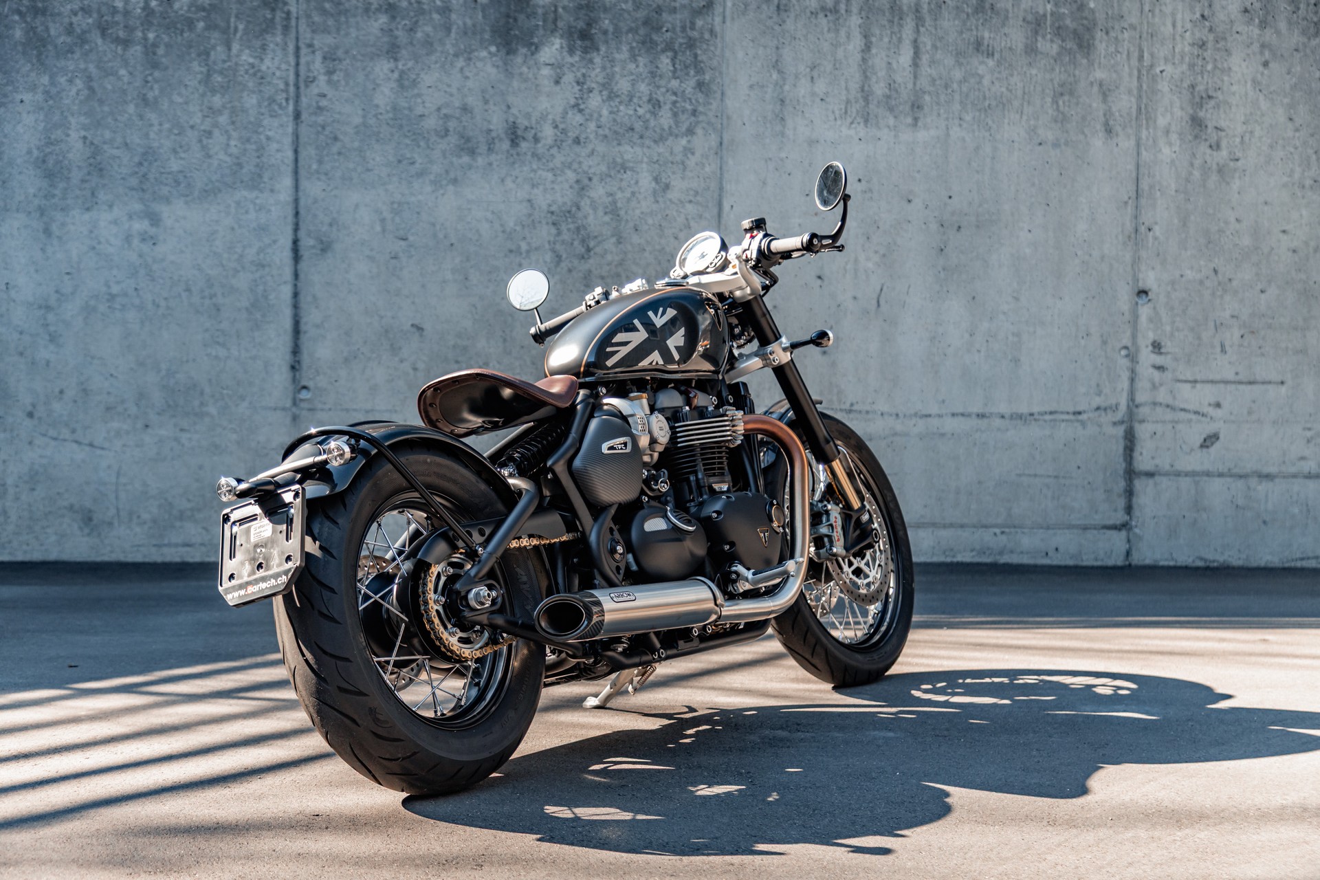 TRIUMPH Bonneville 1200 Bobber-image-1