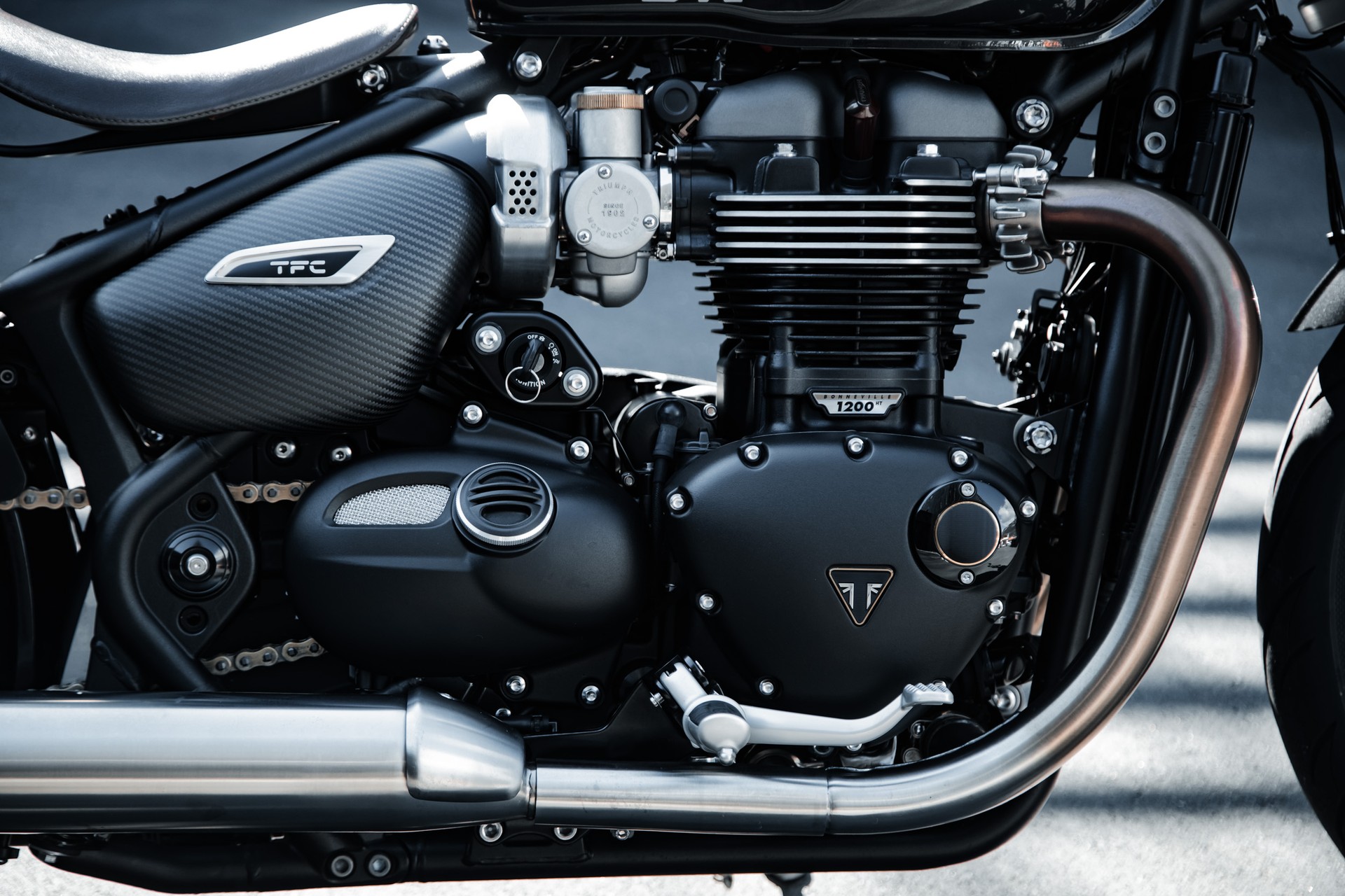 TRIUMPH Bonneville 1200 Bobber-image-7