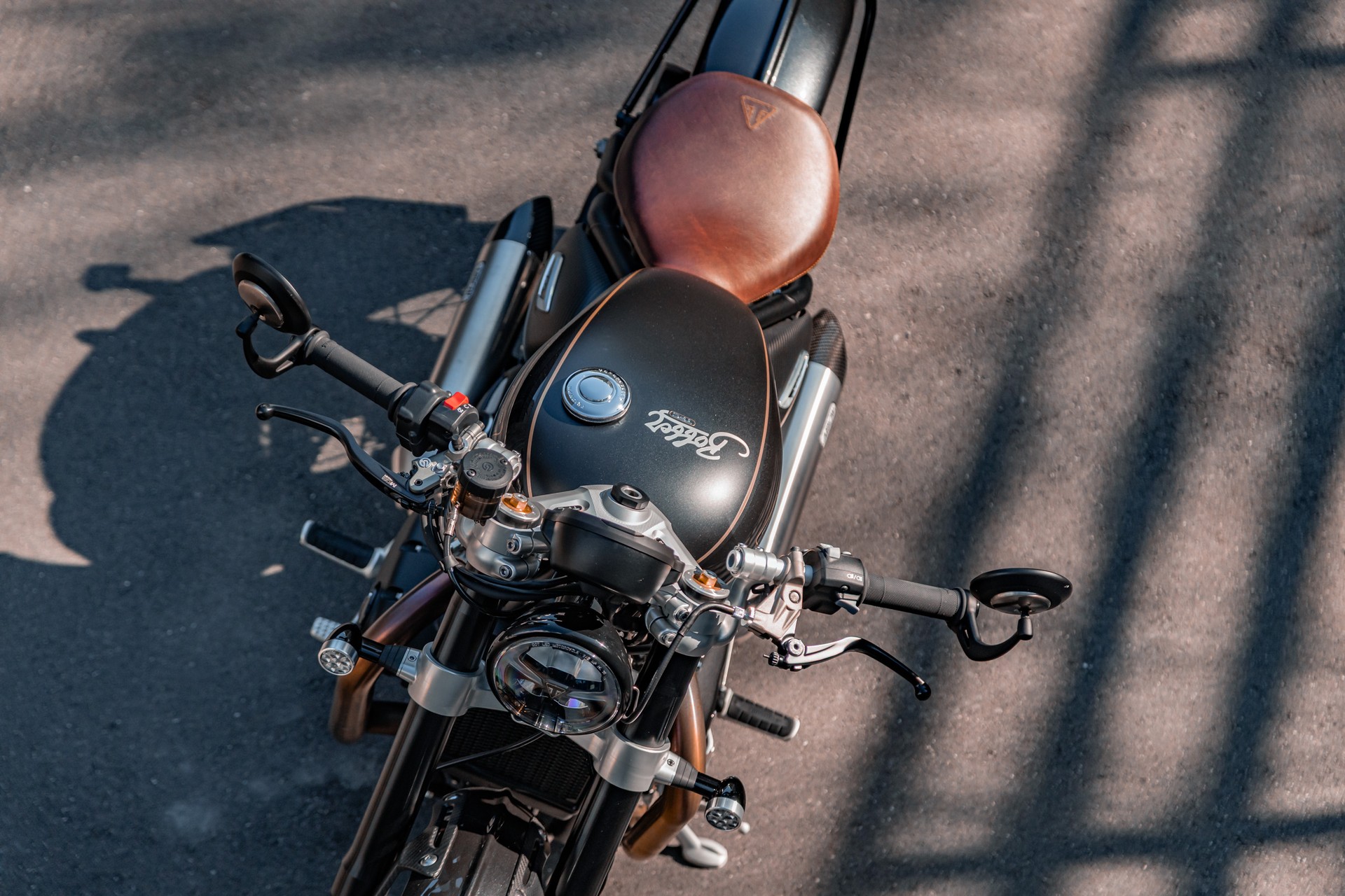 TRIUMPH Bonneville 1200 Bobber-image-5