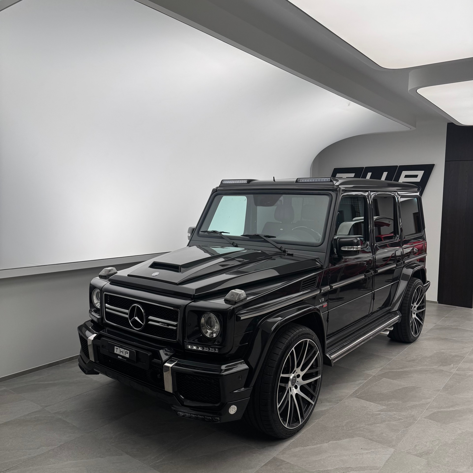 MERCEDES-BENZ G 55 AMG Facelift Designo-showroom-element-1