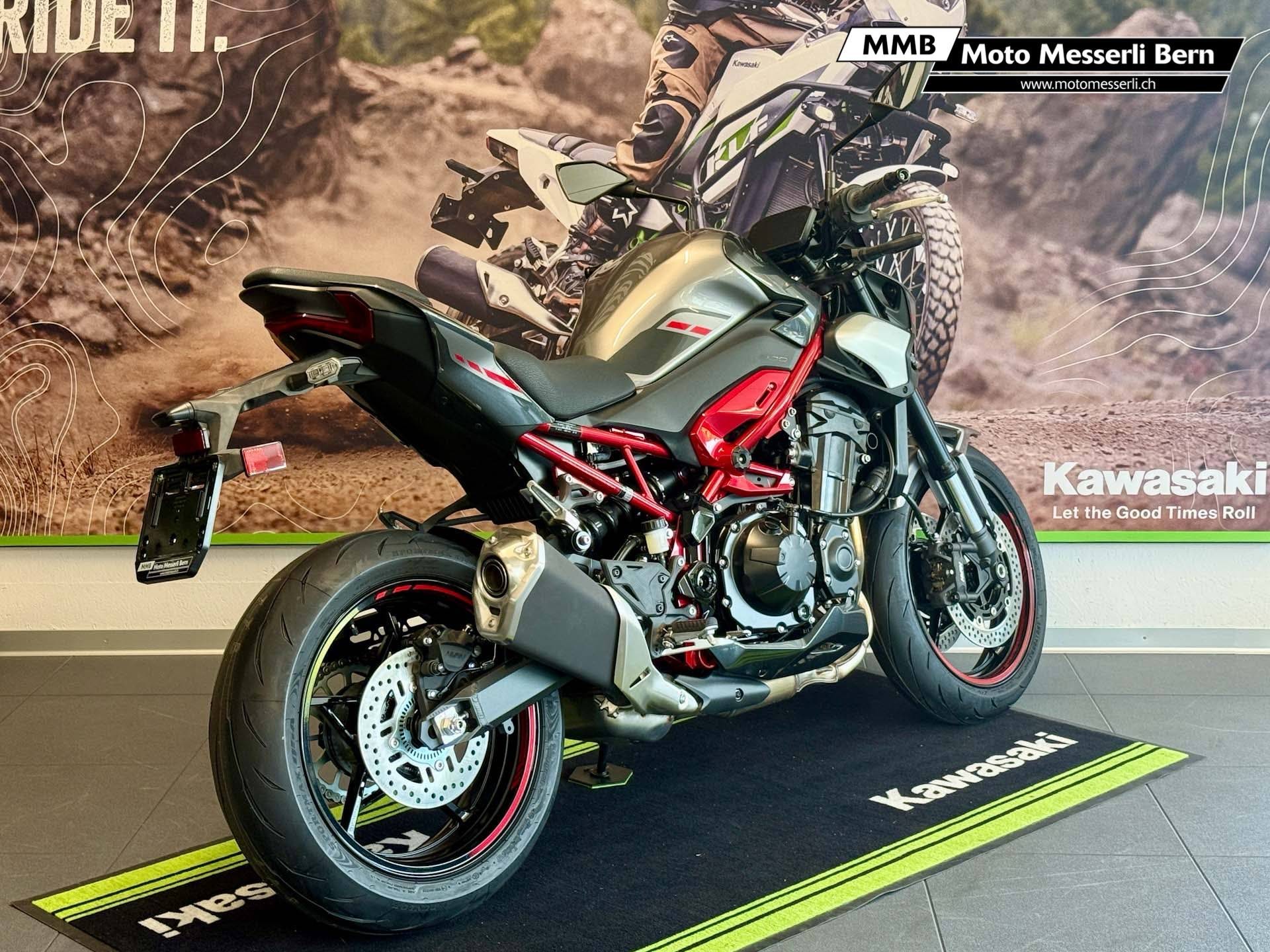 KAWASAKI Z 900-image-2