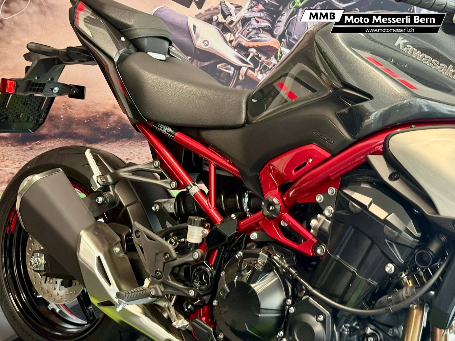 KAWASAKI Z 900-image-5
