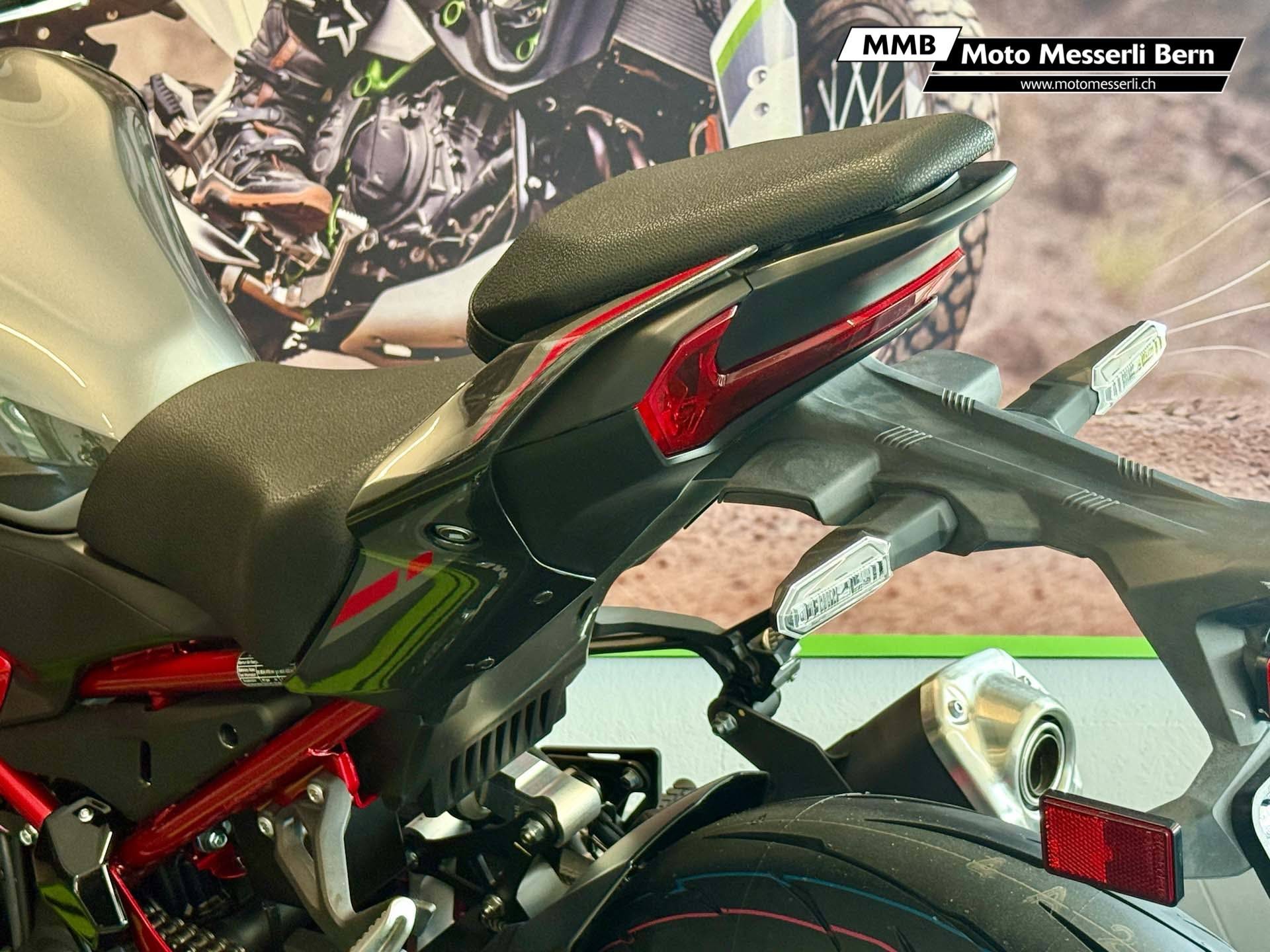 KAWASAKI Z 900-image-7