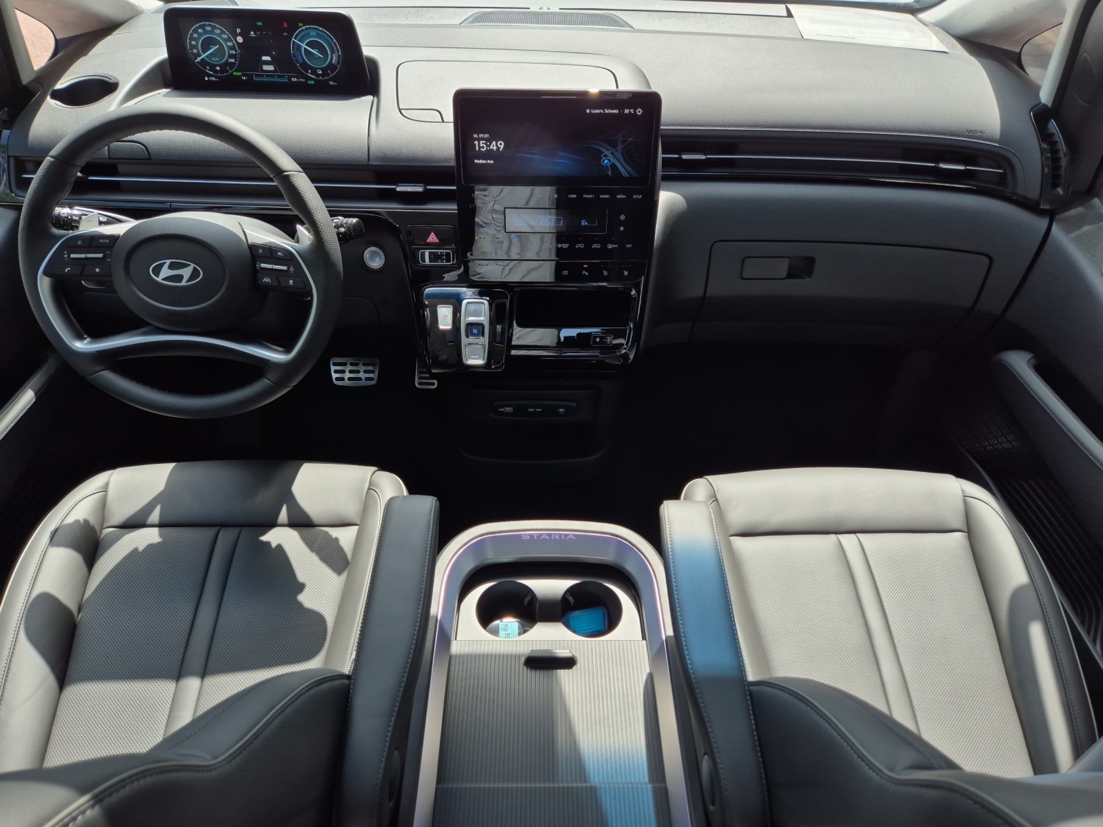 HYUNDAI Staria Premium 1.6 GDi HEV Vertex-image-7