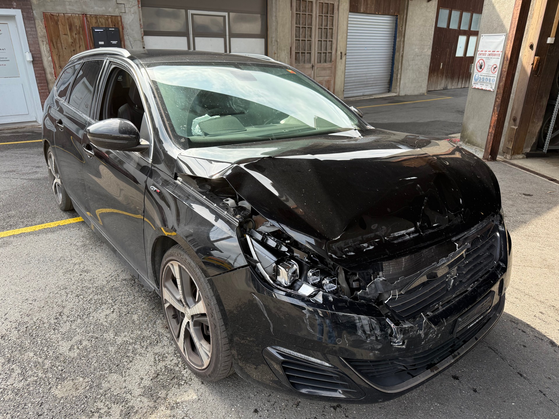 PEUGEOT 308 SW 1.6 eTHP GT-image-1