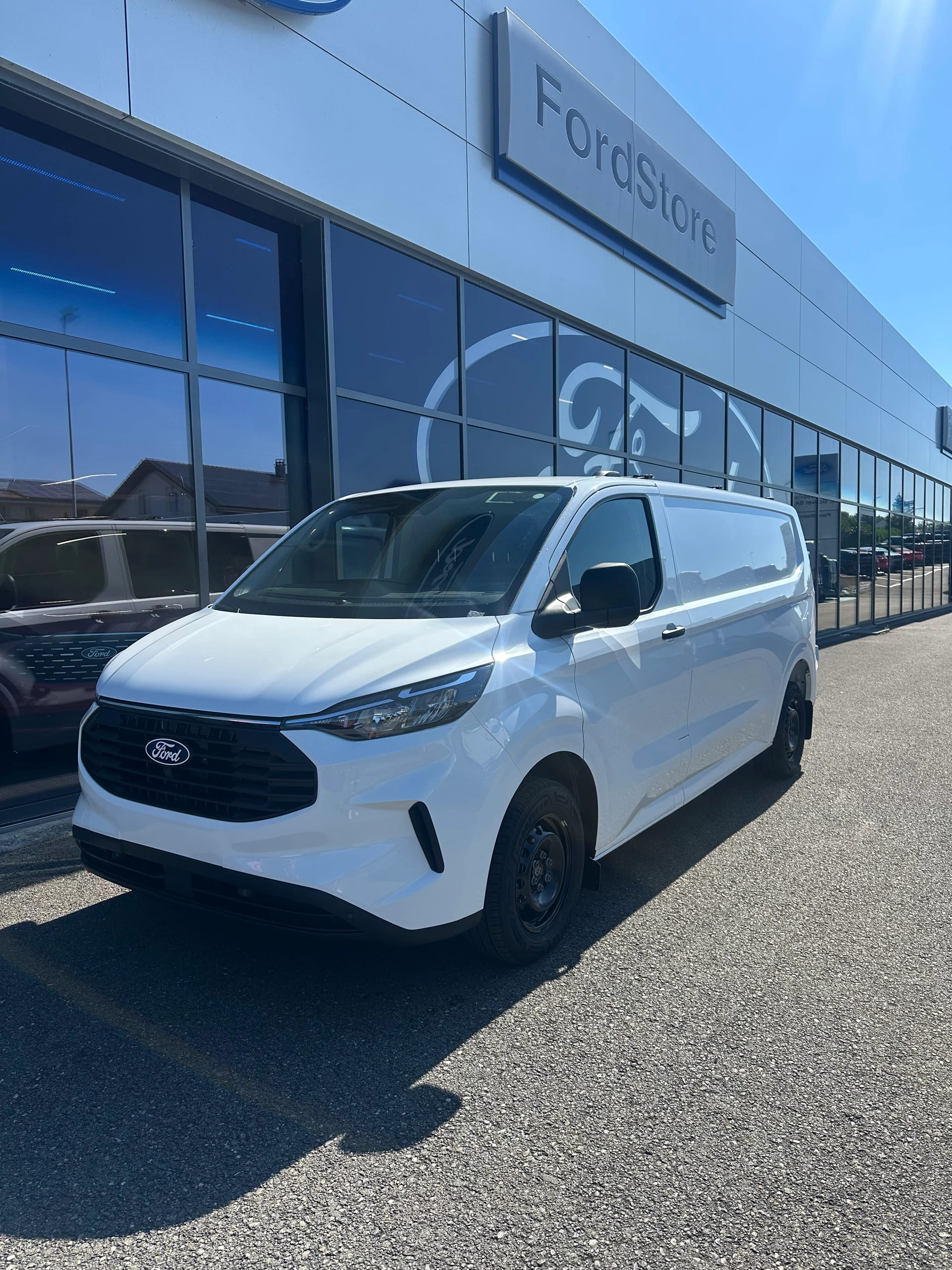 FORD Transit Custom Van 320 L2 2.0 EcoBl Trend/136CV/Man.-image-1