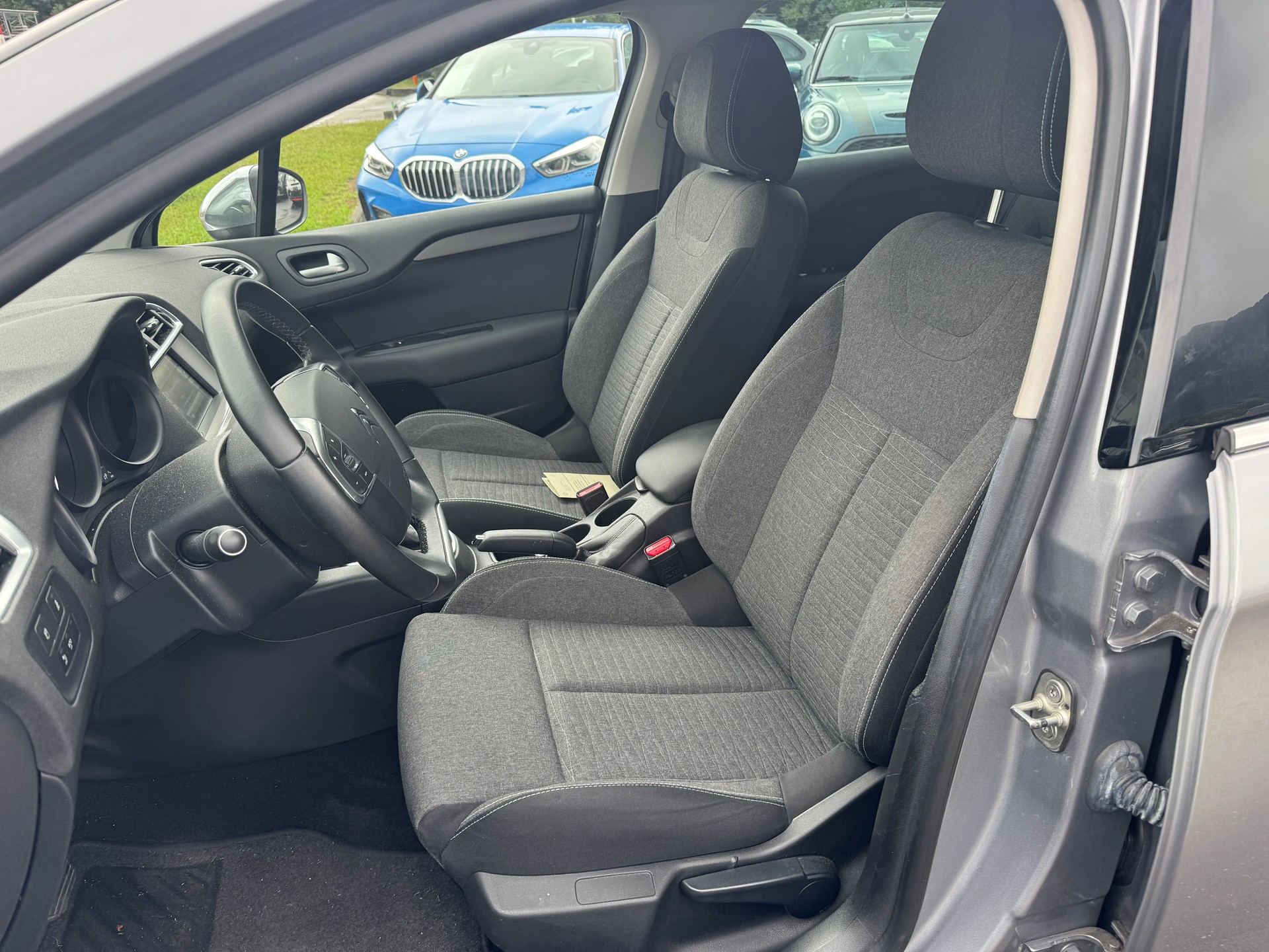 CITROEN C4 1.2 Pure Tech Feel Automatic-image-7