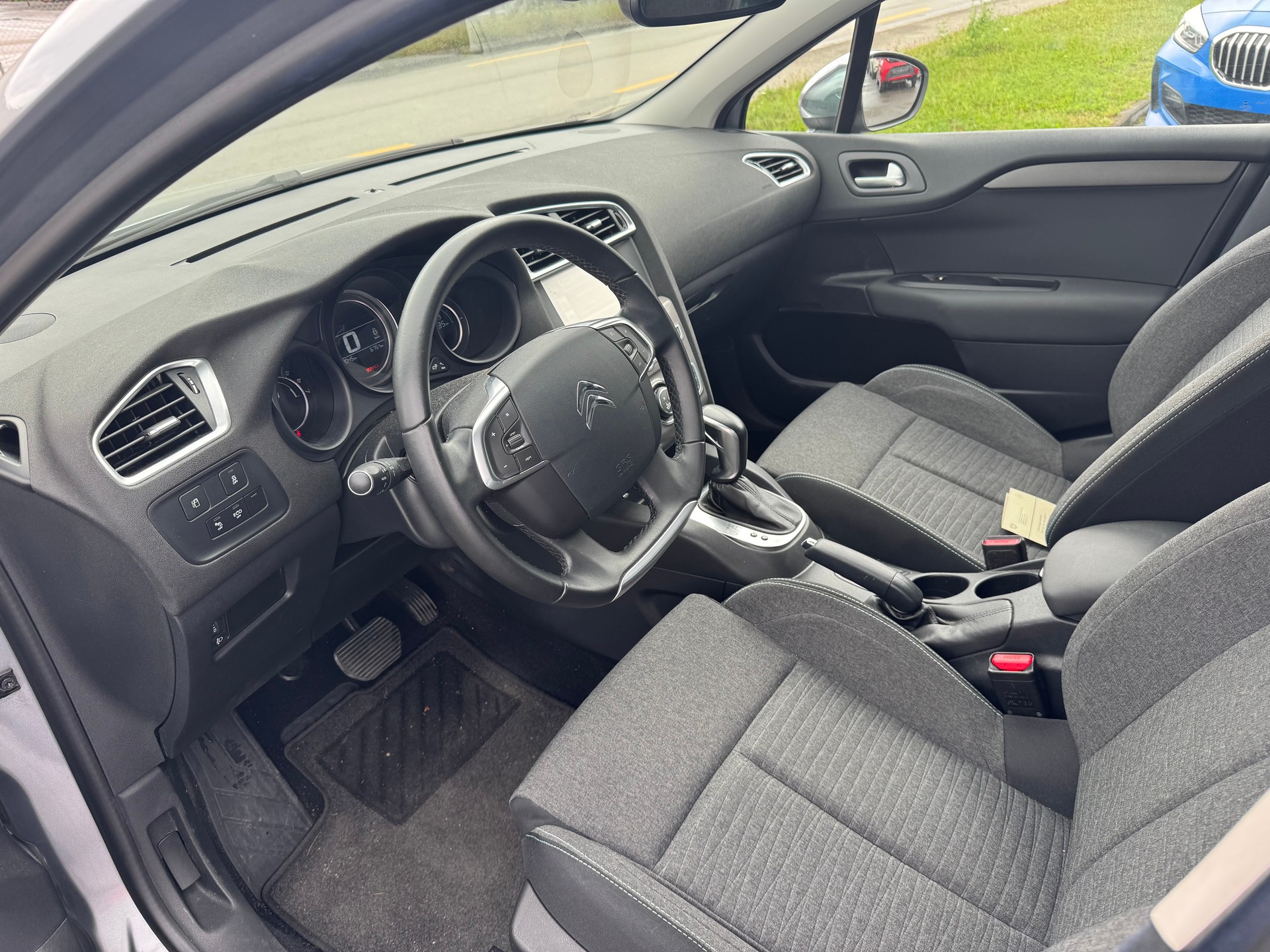 CITROEN C4 1.2 Pure Tech Feel Automatic-image-8
