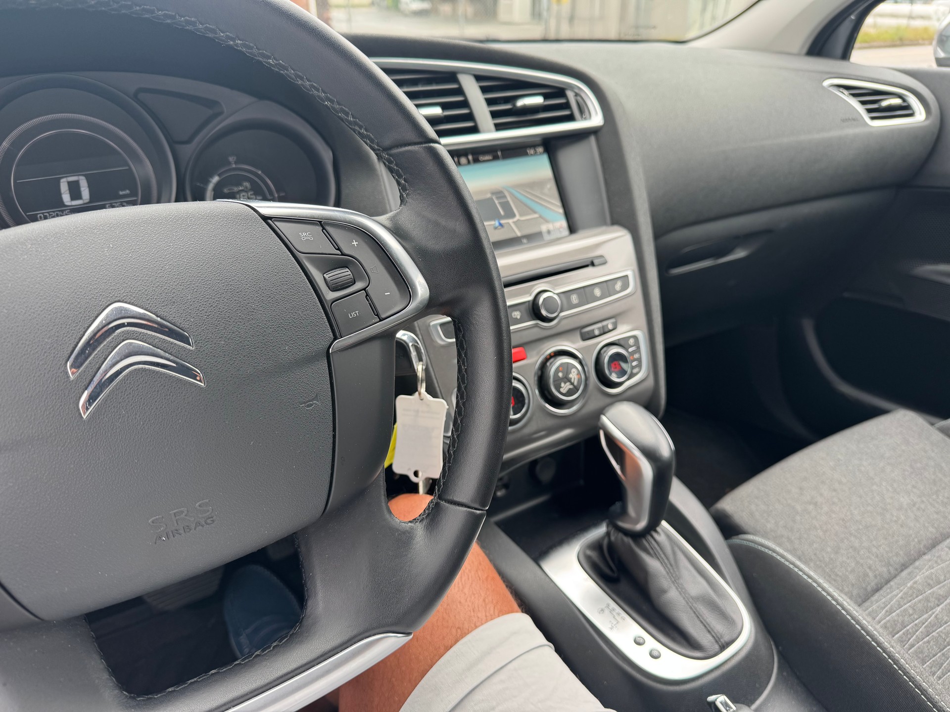 CITROEN C4 1.2 Pure Tech Feel Automatic-image-12