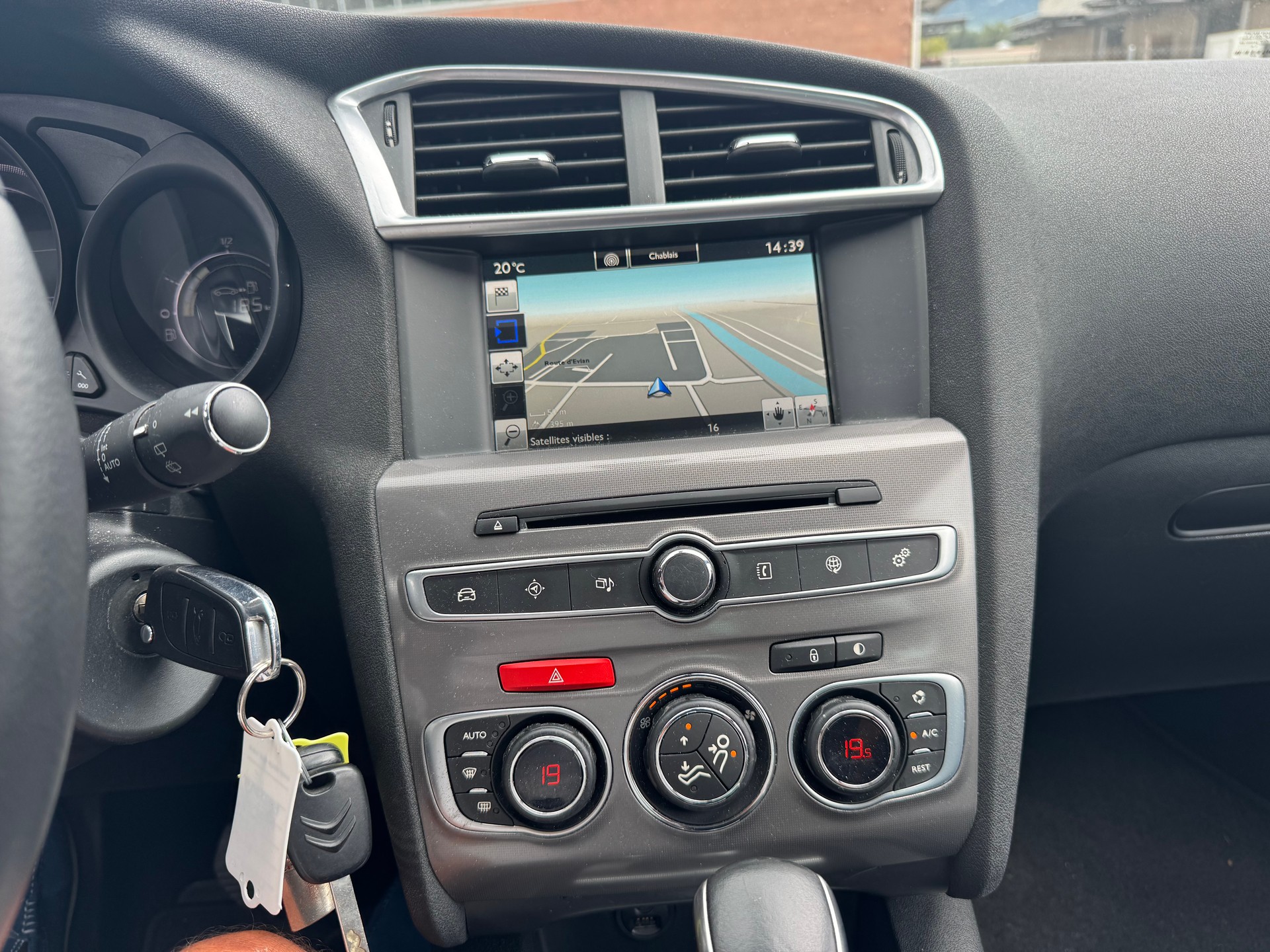 CITROEN C4 1.2 Pure Tech Feel Automatic-image-11