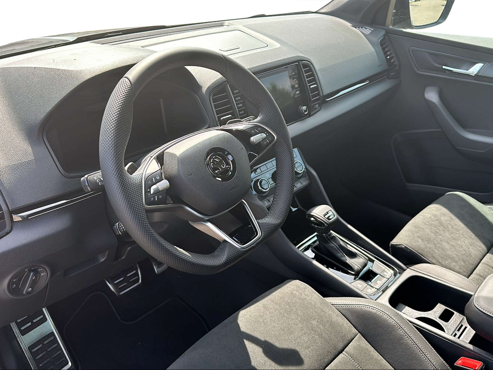 SKODA Karoq 2.0 TSI SportLine 4x4 DSG-image-5
